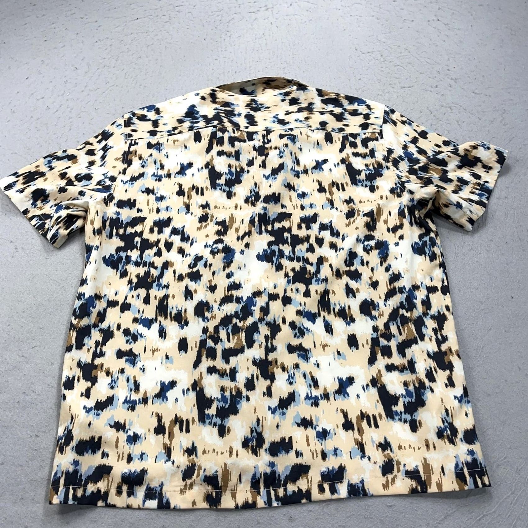 Zara ZARA RHUIGI Shirt Mens Medium Animal Print Short Sleeve Button Camp Loop Collar Size US M / EU 48-50 / 2 - 7 Thumbnail