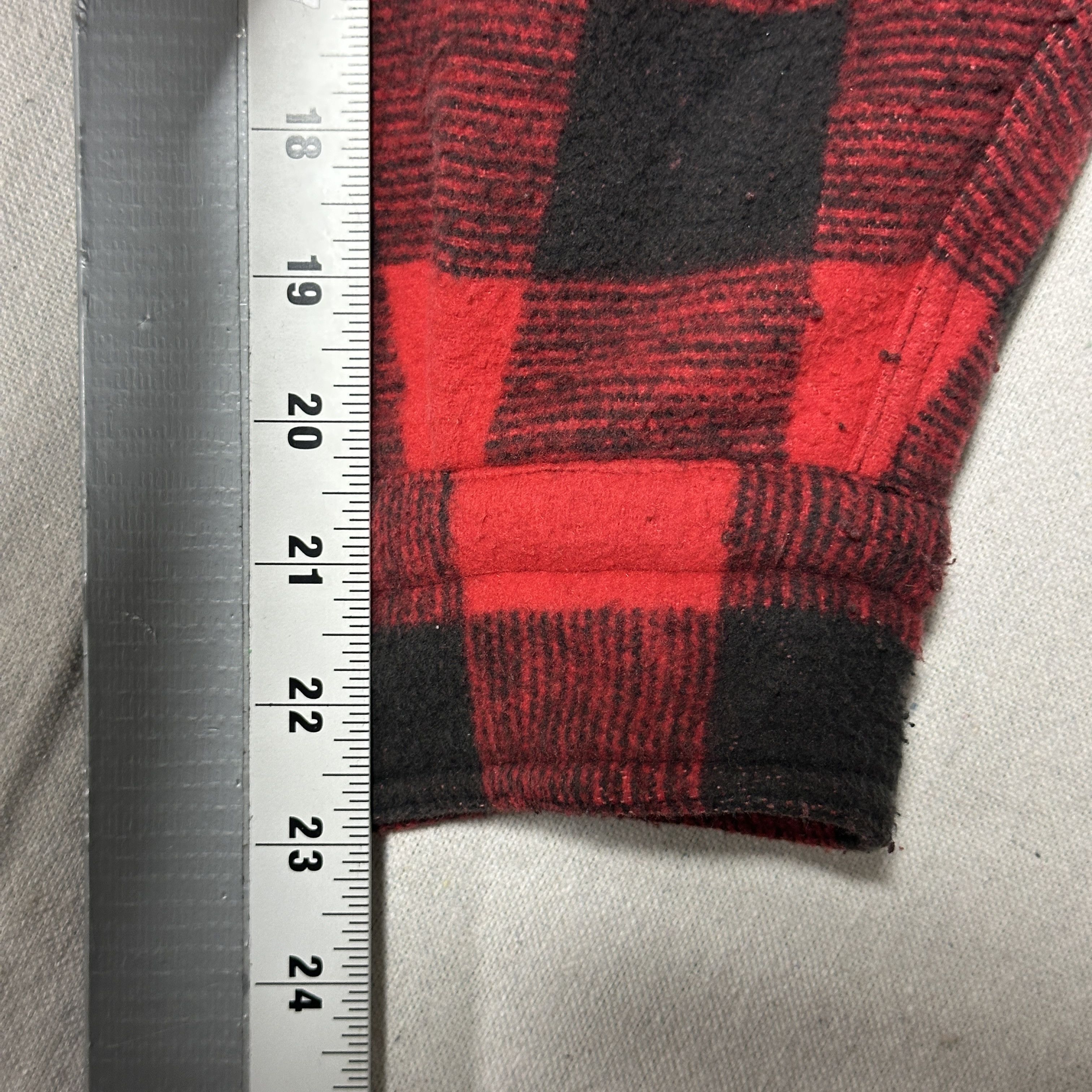 Other Vintage Champion Canadian Red Black Buffalo Plaid Flannel Shirt Size XL Size US XL / EU 56 / 4 - 7 Thumbnail