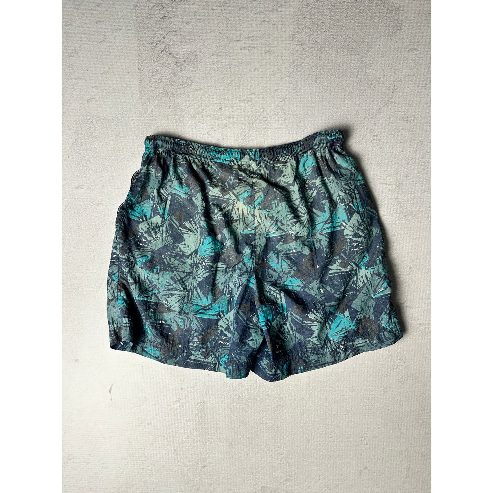 Nike Vintage Nike Athletic Shorts, Nike Wear - Men's Medium Size US 30 / EU 46 - 2 Thumbnail