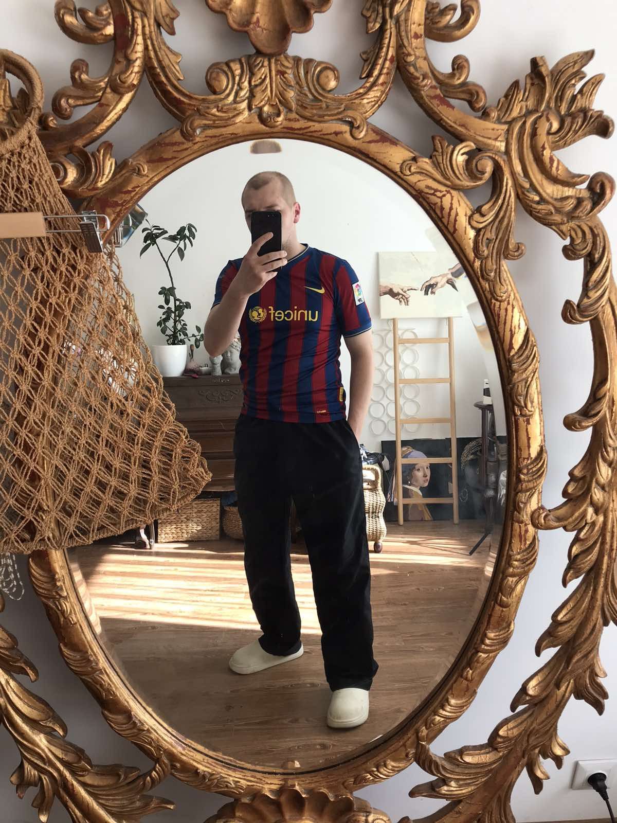 Nike Rare Nike FC Barcelona Away Jersey Sz S Size US S / EU 44-46 / 1 - 4 Thumbnail