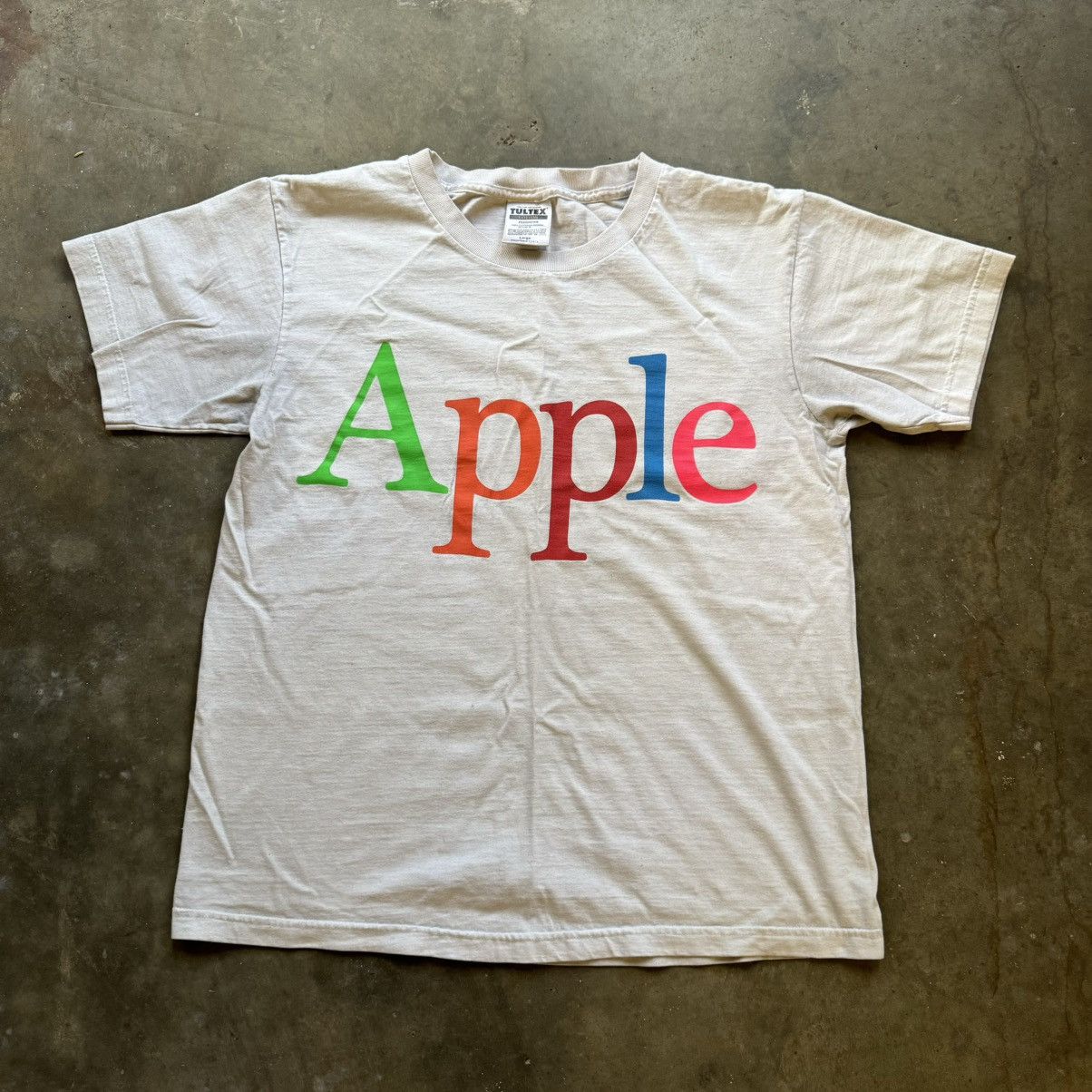 Apple Apple Tshirt Size US L / EU 52-54 / 3 - 1 Thumbnail