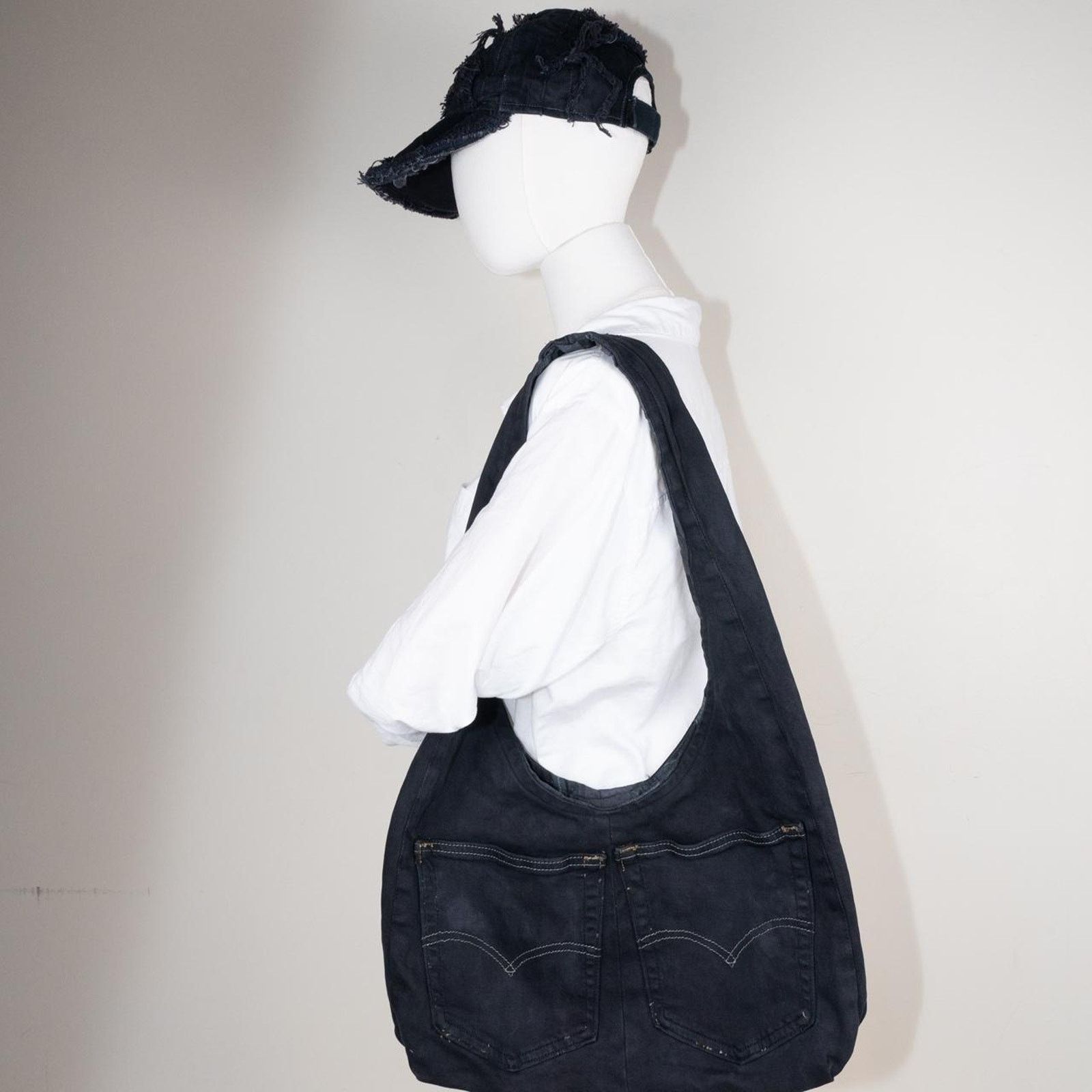 Levi's Upcycled reworked levis hobo bag Size ONE SIZE - 2 Thumbnail