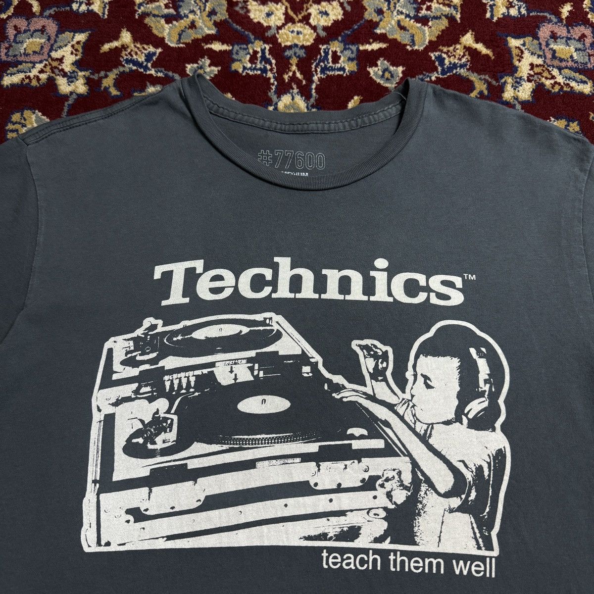 Vintage 2000s Technics Teach them well Kid DJ turntable tee