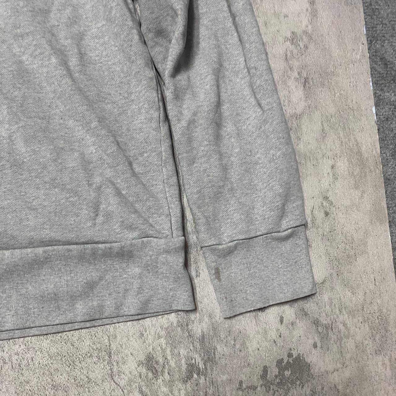 Levi's Grey Levi's hoodie with red accents Size US M / EU 48-50 / 2 - 5 Thumbnail