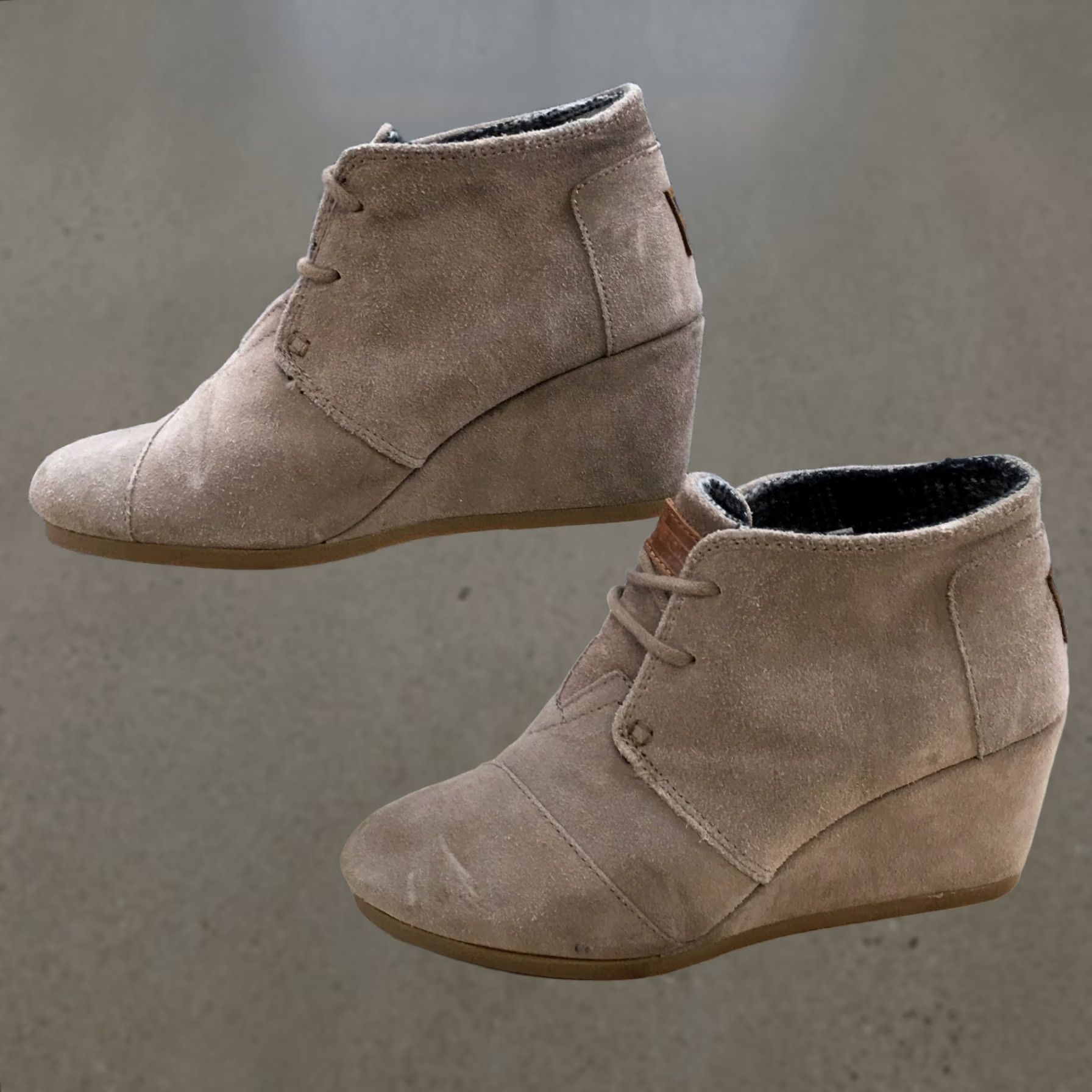 Toms TOMS Desert Wedge Ankle Bootie Boots Brown Suede Lace Up 6.5 Women’s Boot IE Size US 7 / IT 37 - 1 Thumbnail