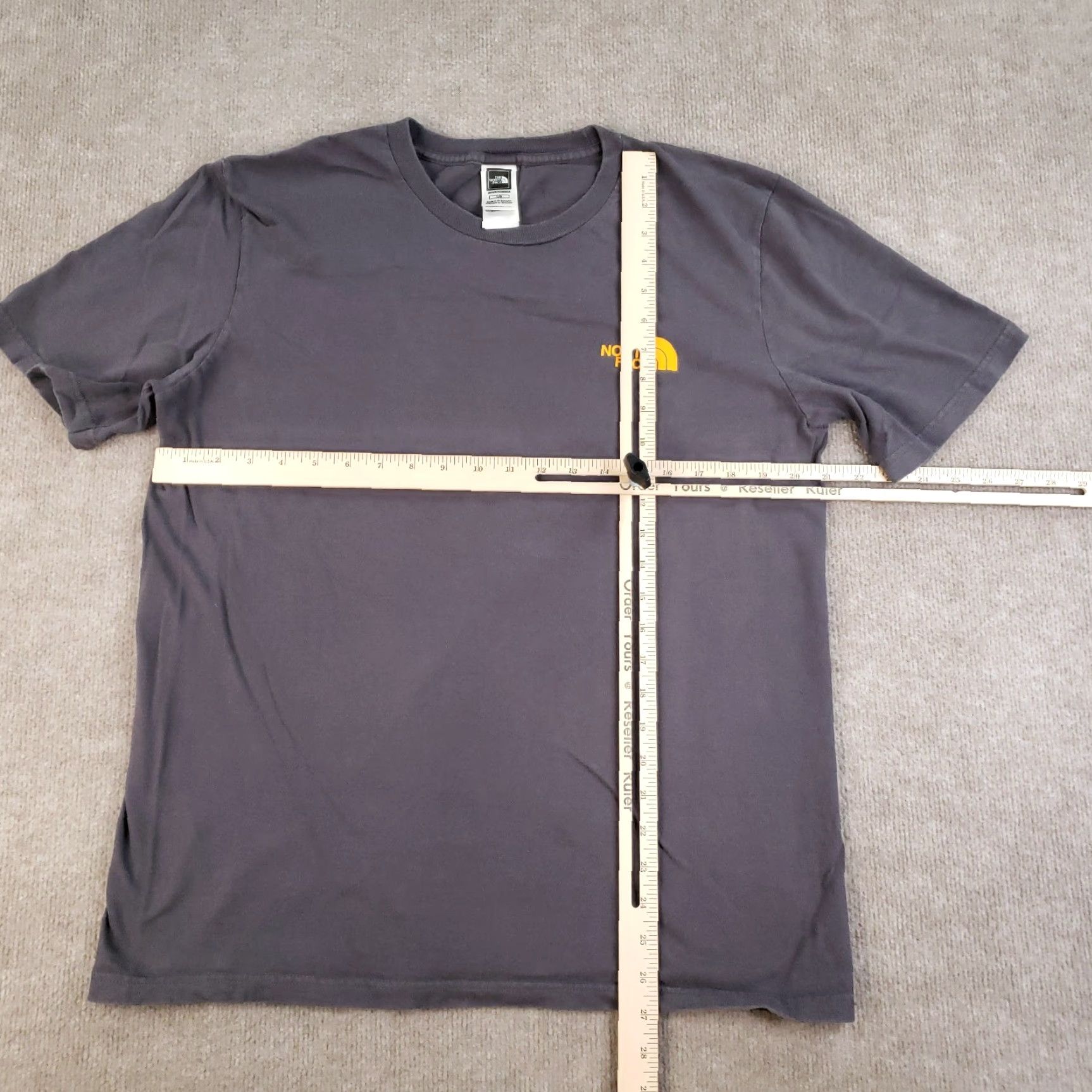 The North Face The North Face Shirt Mens L Gray Crew Neck Short Sleeve Tee Logo Size US L / EU 52-54 / 3 - 2 Thumbnail