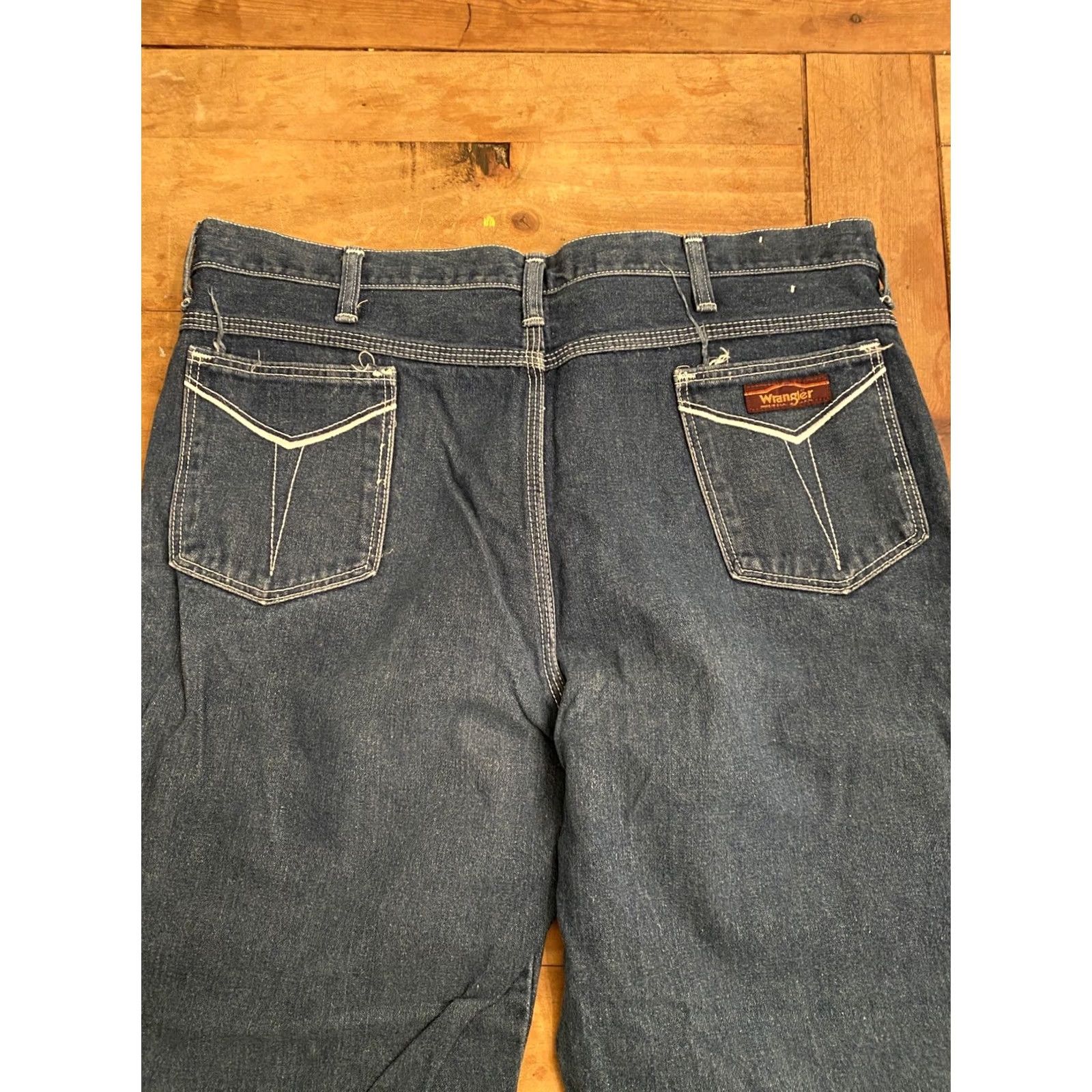 Wrangler VINTAGE Wranglers Jeans 1J520 1DLL005AW 38x30 Jeans Men 38 Blue Straight Mens Size US 38 / EU 54 - 7 Thumbnail