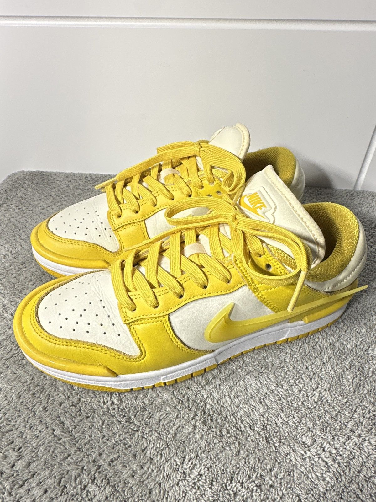 Nike Nike Dunk Low Twist Vivid Sulfur Size US 6 / IT 36 - 3 Thumbnail