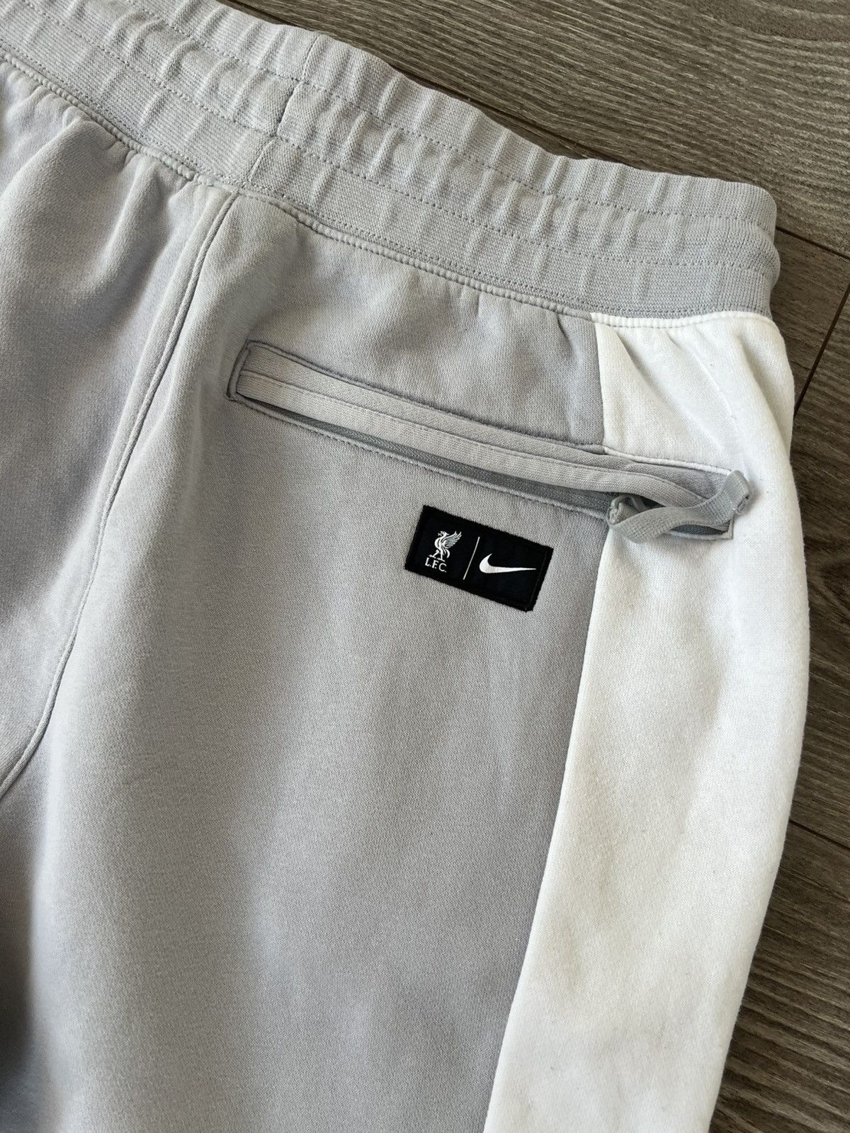 Nike Nike X LFC Liverpool Football Club Big Logo Drill Joggers Size US 32 / EU 48 - 20 Thumbnail
