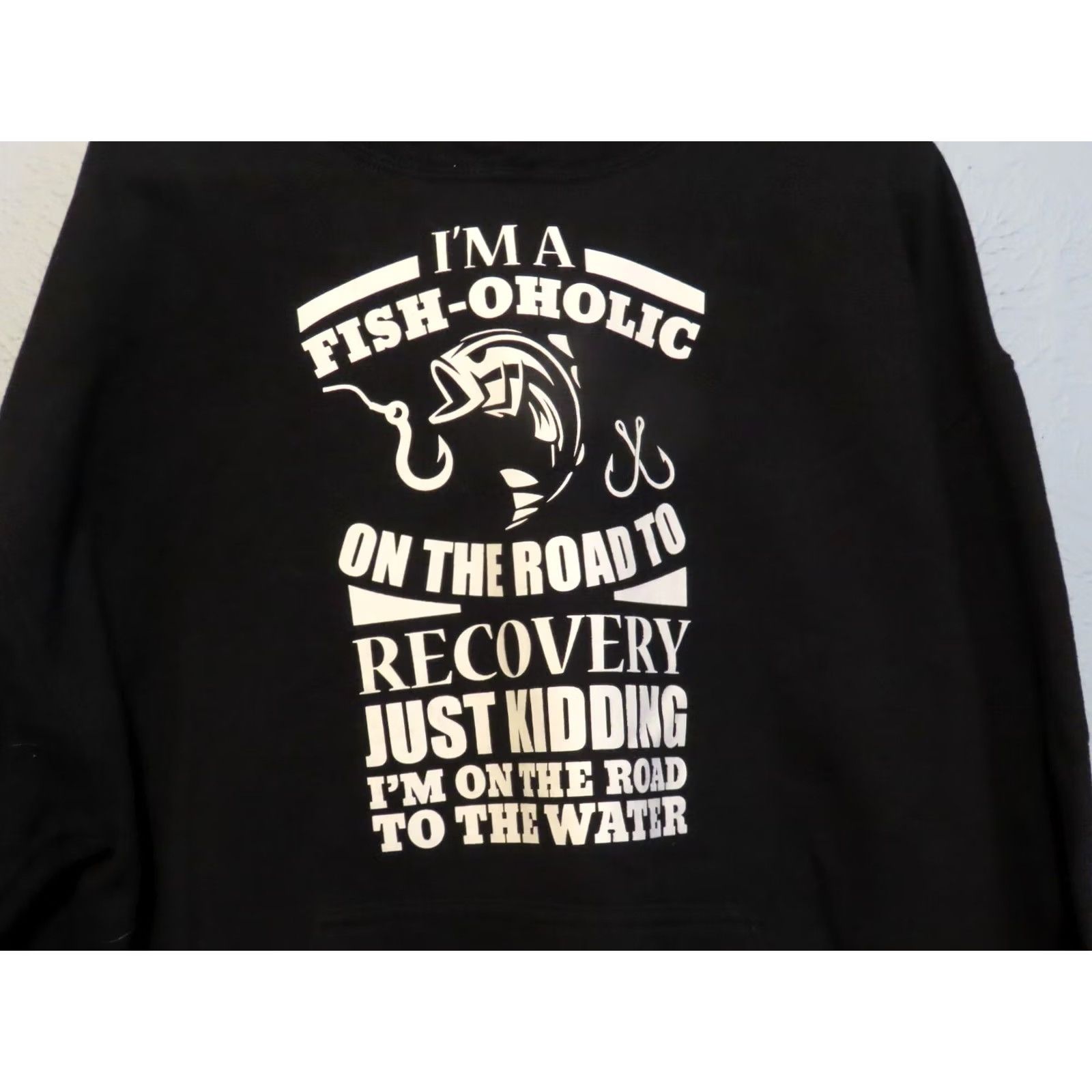 Gildan Gildan Heavy Blend I'm a Fish-Oholic On The Road to Recovery Men's Black XL Hooded Sweatshirt Size XL / US 12-14 / IT 48-50 - 3 Thumbnail