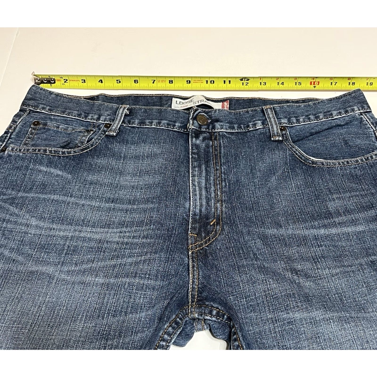 Levi's VINTAGE Levi's 569 Jeans Mens Regular 36x32 Blue Denim Straight Leg Loose Relaxed Fit 569 Model 500 Series Jeans Mens Size US 36 / EU 52 - 3 Thumbnail