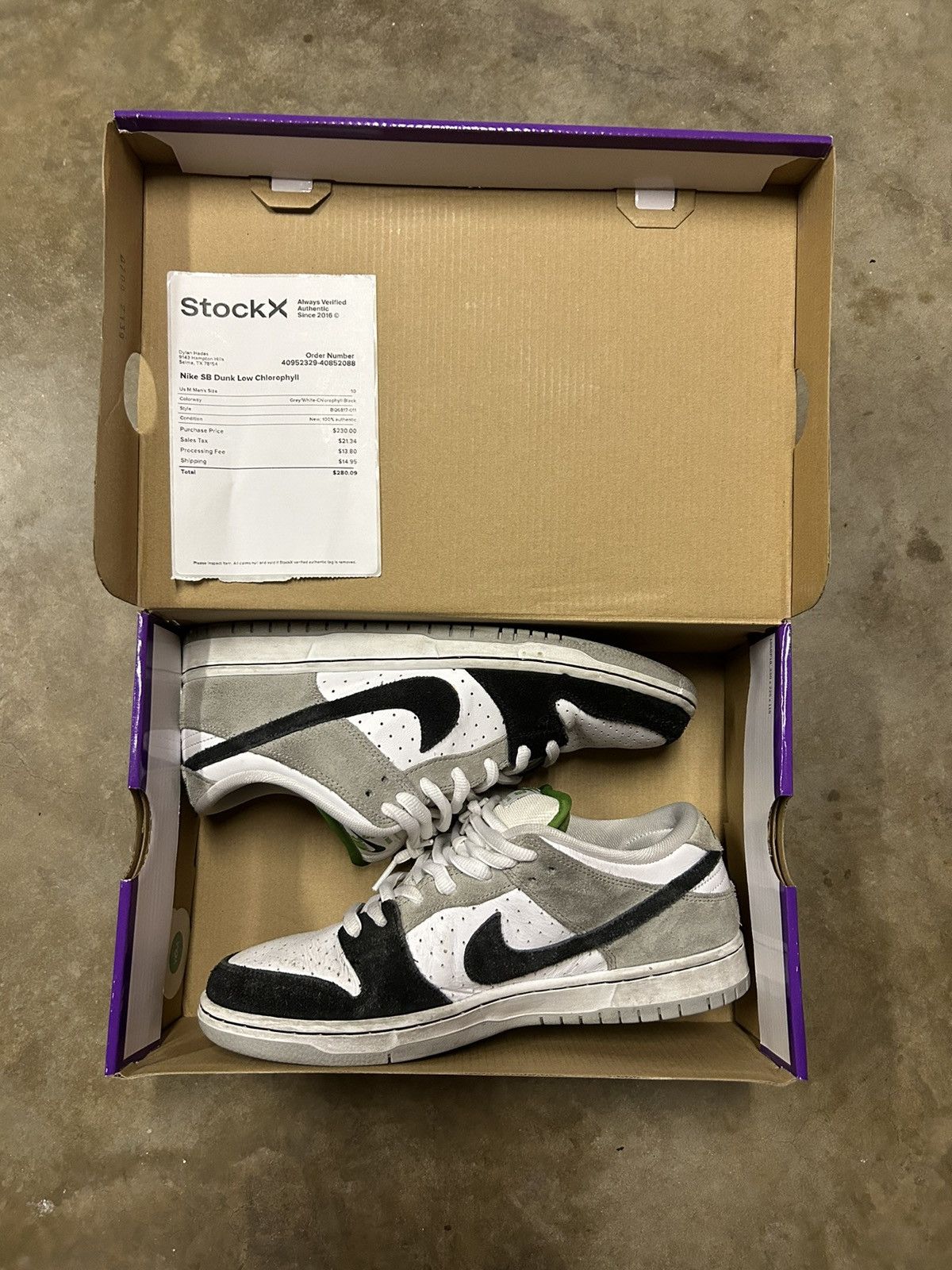 image of Nike Sb Chlorophyll Dunks Shoes in White, Men's (Size 10)