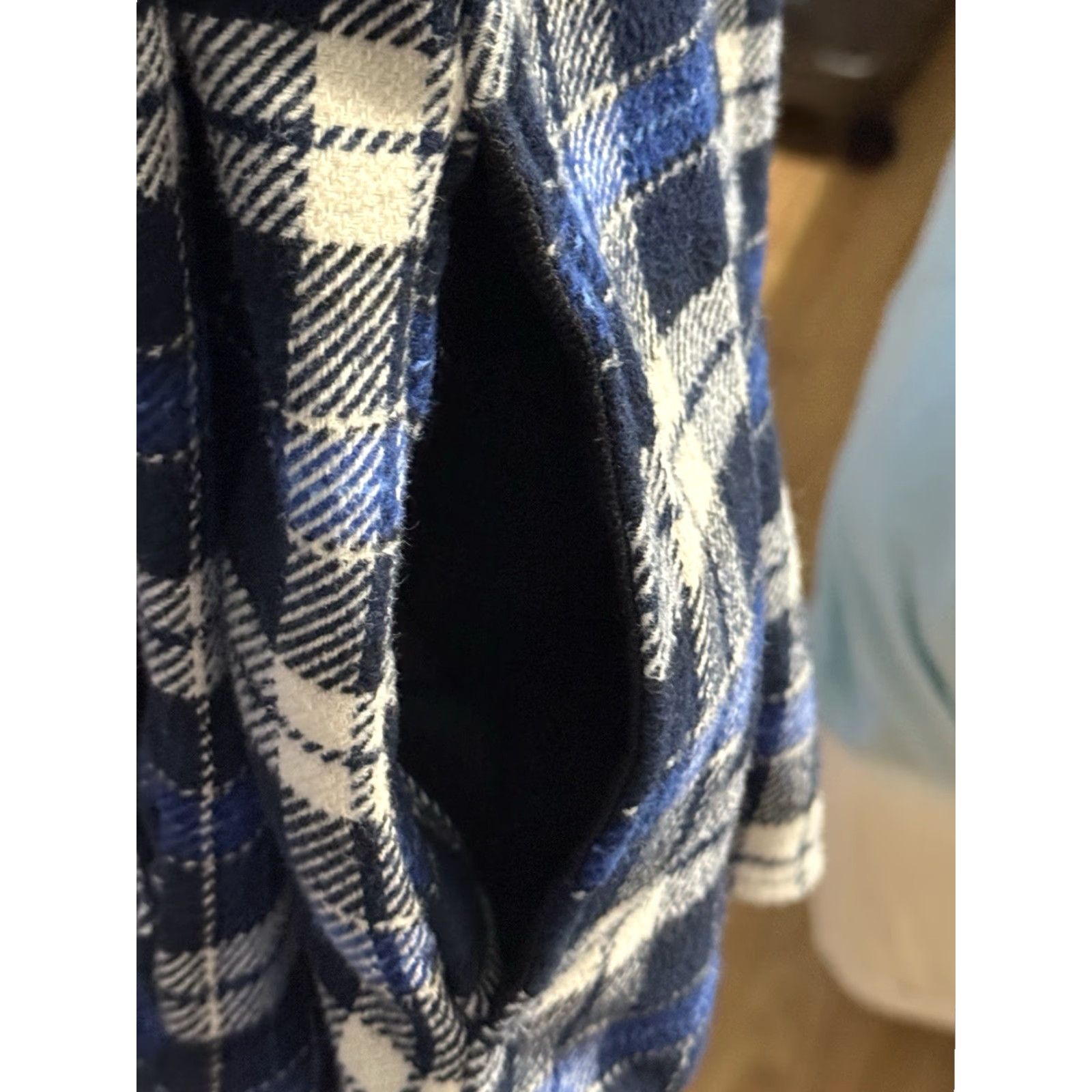 Orvis Orvis Heavy Flannel Shirt Shacket Blue Plaid Button-Up Long Sleeve Mens L Regular Button Pockets Casual Outdoor 90s? Size US L / EU 52-54 / 3 - 6 Thumbnail