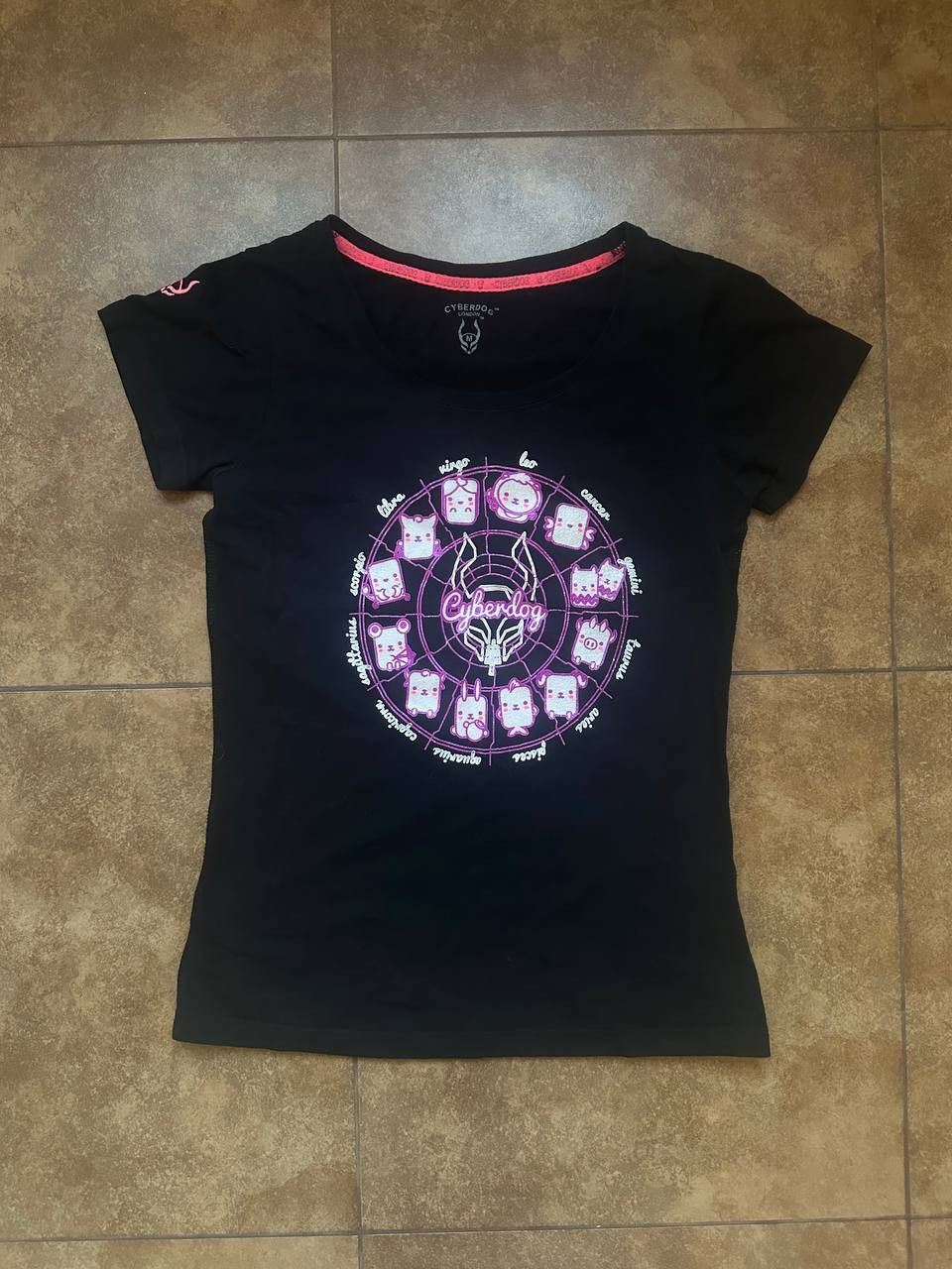Japanese Brand Vintage Cyberdog Zodiac Kawaii Tee - Archive Y2K Cyber-Rave Size M / US 6-8 / IT 42-44 - 1 Thumbnail