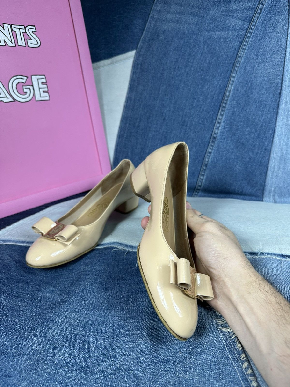 Salvatore Ferragamo Salvatore Ferragamo Vara Pump Heel Bow Beige Patent Leather Size US 6.5 / IT 36.5 - 9 Thumbnail