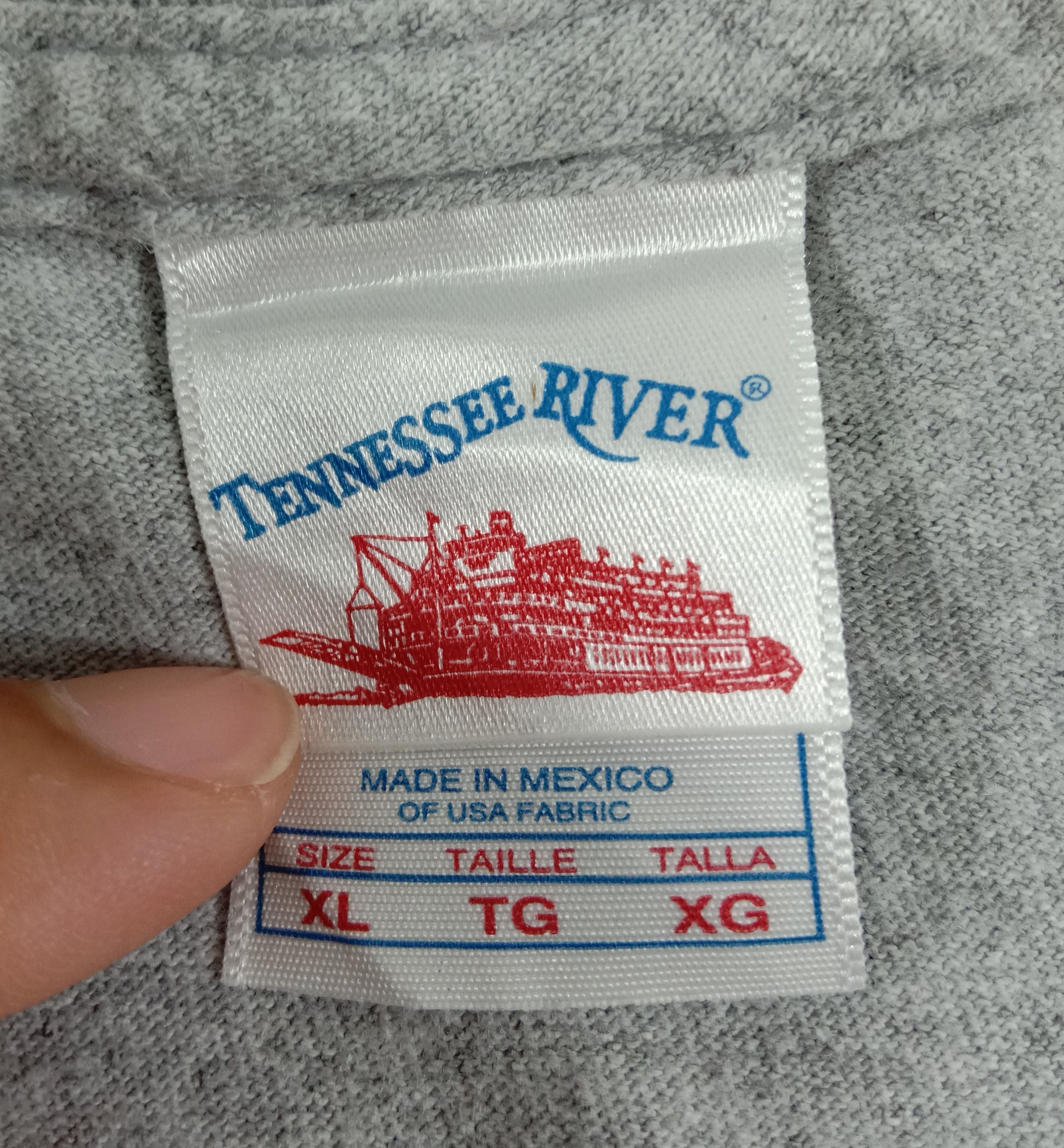 Vintage Vintage Tennessee River T Shirt Size US XL / EU 56 / 4 - 6 Thumbnail