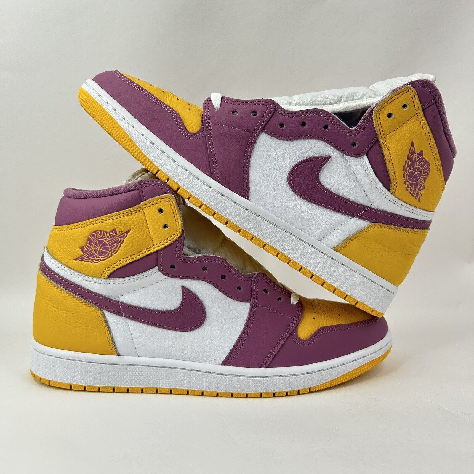 Nike Nike Air Jordan 1 Retro High OG “Brotherhood” 2024 Size US 11 / EU 44 - 1 Thumbnail