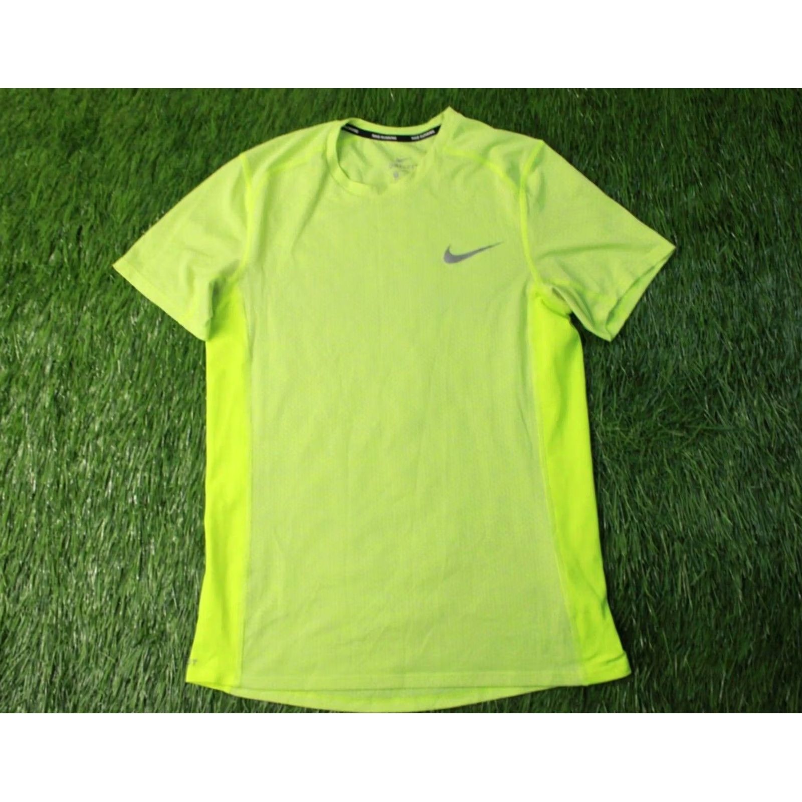 Nike Nike Running Miler Shirt Mens XS S Neon 2017 Dri-FIT Training Jersey T-Shirt Short Sleeve Nike Brand Regular Fit Crew Neck Size US S / EU 44-46 / 1 - 2 Thumbnail