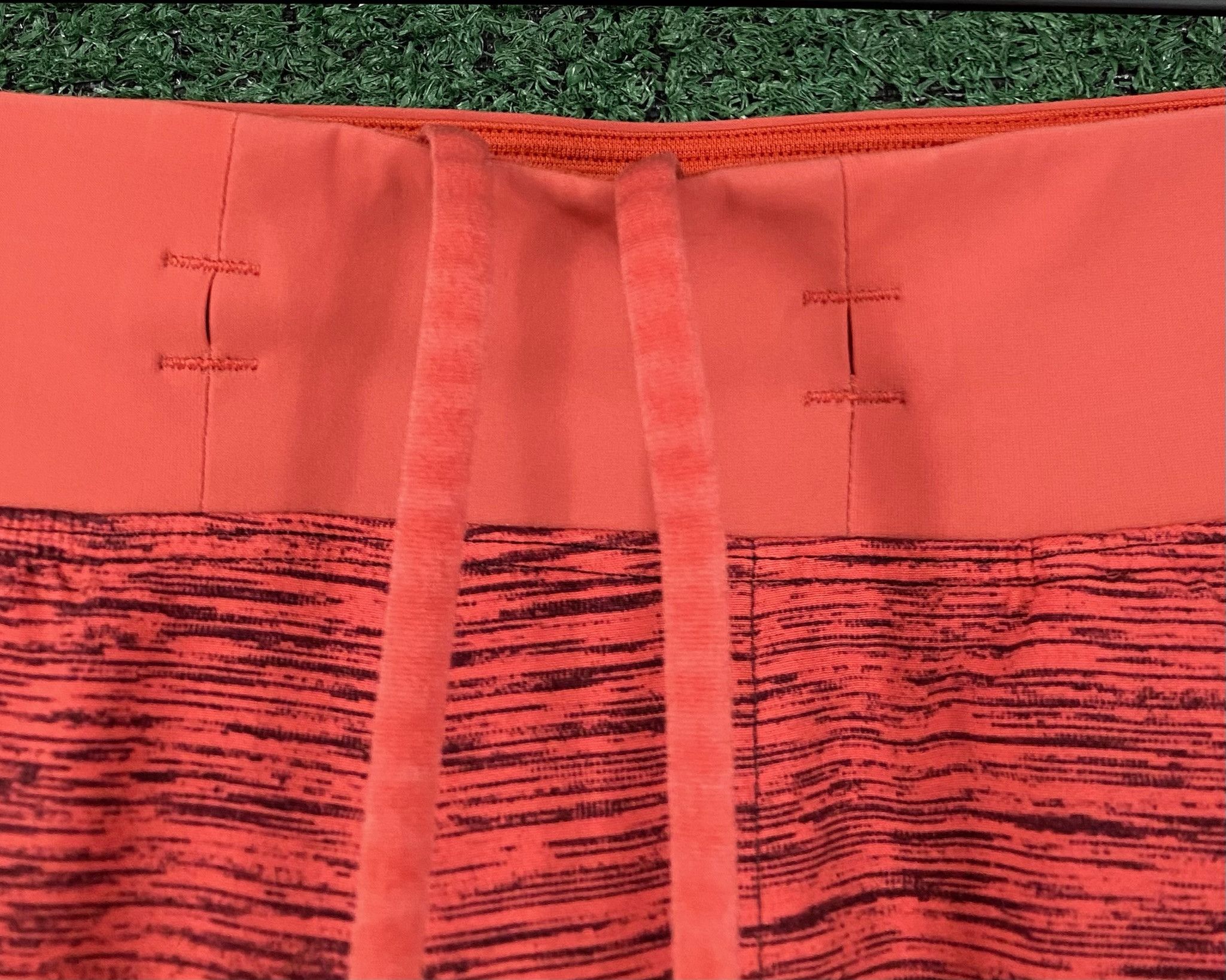 Lululemon Lululemon T.H.E. Short Linerless Pink Plum Shorts Large Size US 36 / EU 52 - 3 Thumbnail