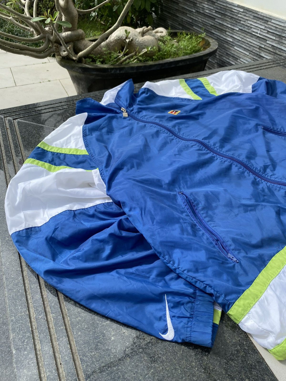 Nike × Vintage 90’s NIKE COURT RARE MULTI LOGO RETRO SWOOSH NYLON JACKET Size US L / EU 52-54 / 3 - 3 Thumbnail