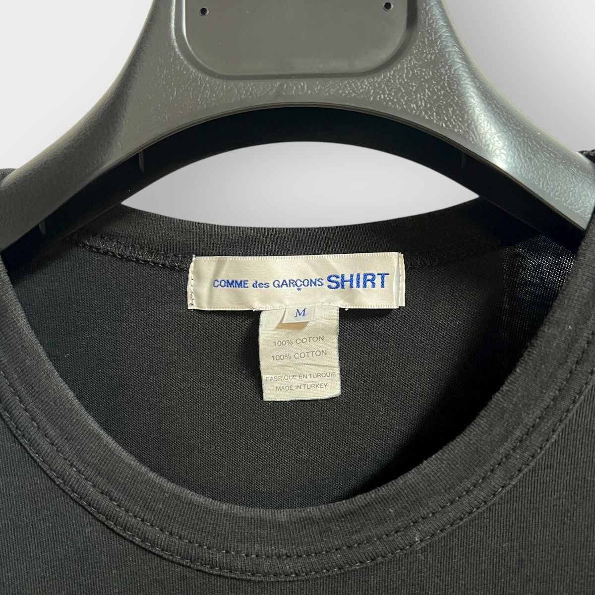 Comme des Garcons SHIRT ARCHIVAL! 2010s Comme Des Garçons Shirt Side Logo Tee (M) Size US M / EU 48-50 / 2 - 4 Thumbnail