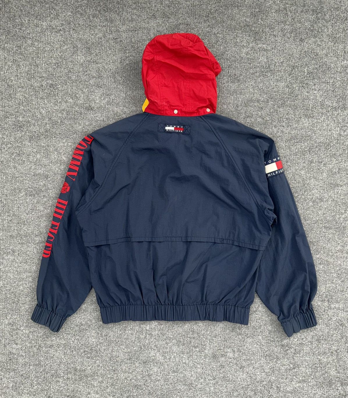 Tommy Hilfiger Vintage Tommy Hilfiger Windbreaker Jacket Spellout Sleeve Size US M / EU 48-50 / 2 - 7 Thumbnail