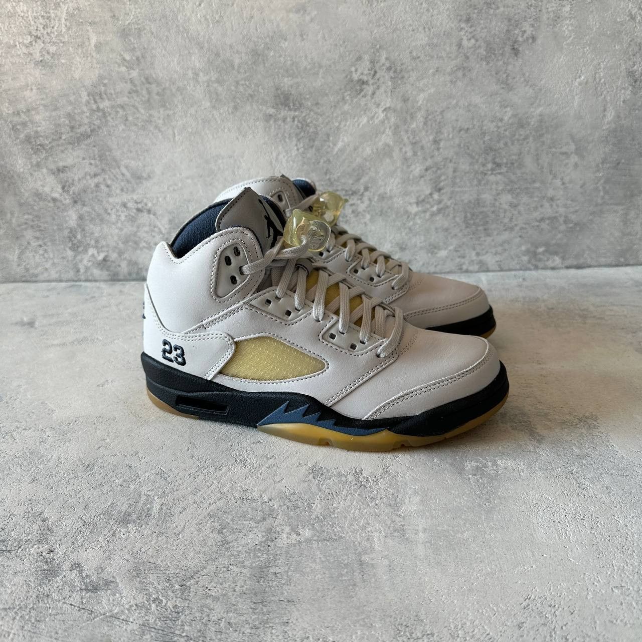 Jordan Brand Air Jordan 5 x A Ma Maniére 'Dawn' Size 38 FZ5758-004 Size US 7 / IT 37 - 2 Thumbnail