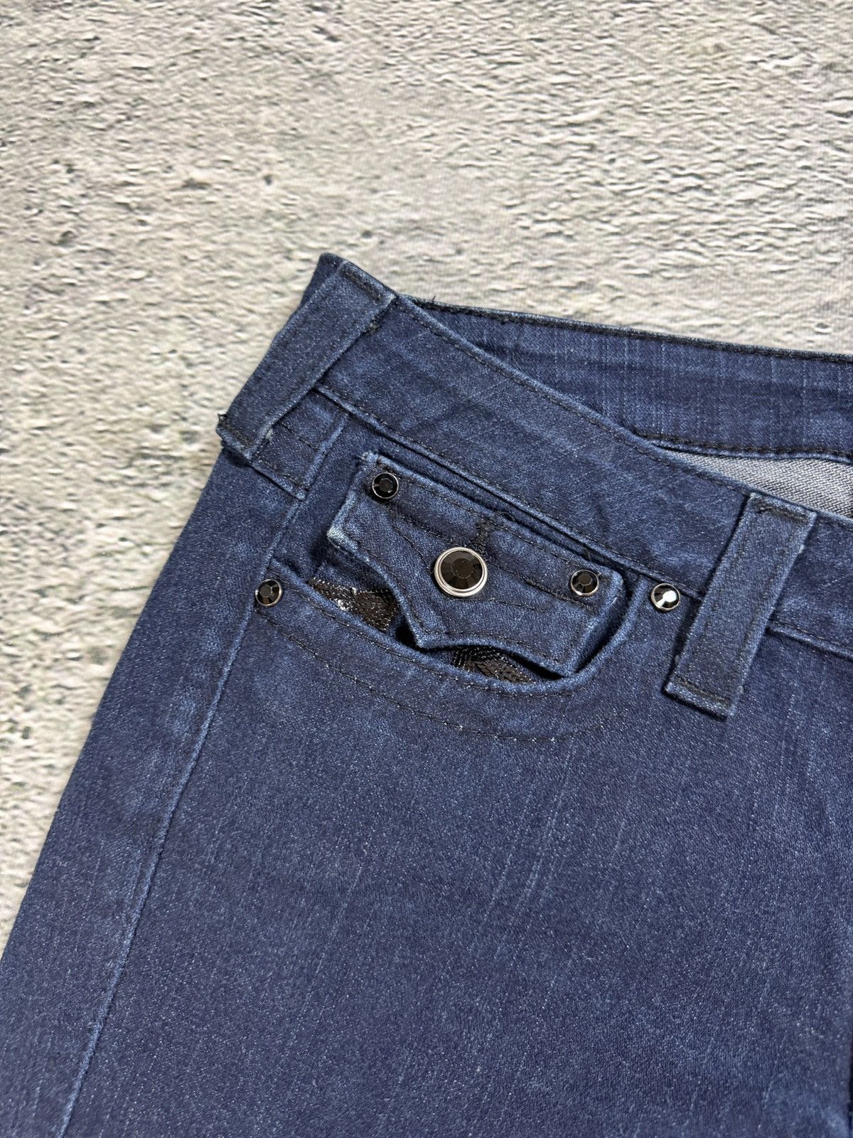 True Religion True Religion jeans bootcut rhinestone logo dark navy Y2K Size 30" / US 8 / IT 44 - 12 Thumbnail