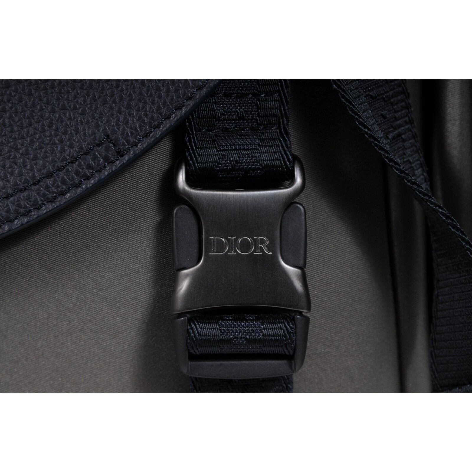 Dior × Sacai Saddle Messenger Bag Olive Green Navy Blue Leather - 02268 Size ONE SIZE - 15 Thumbnail