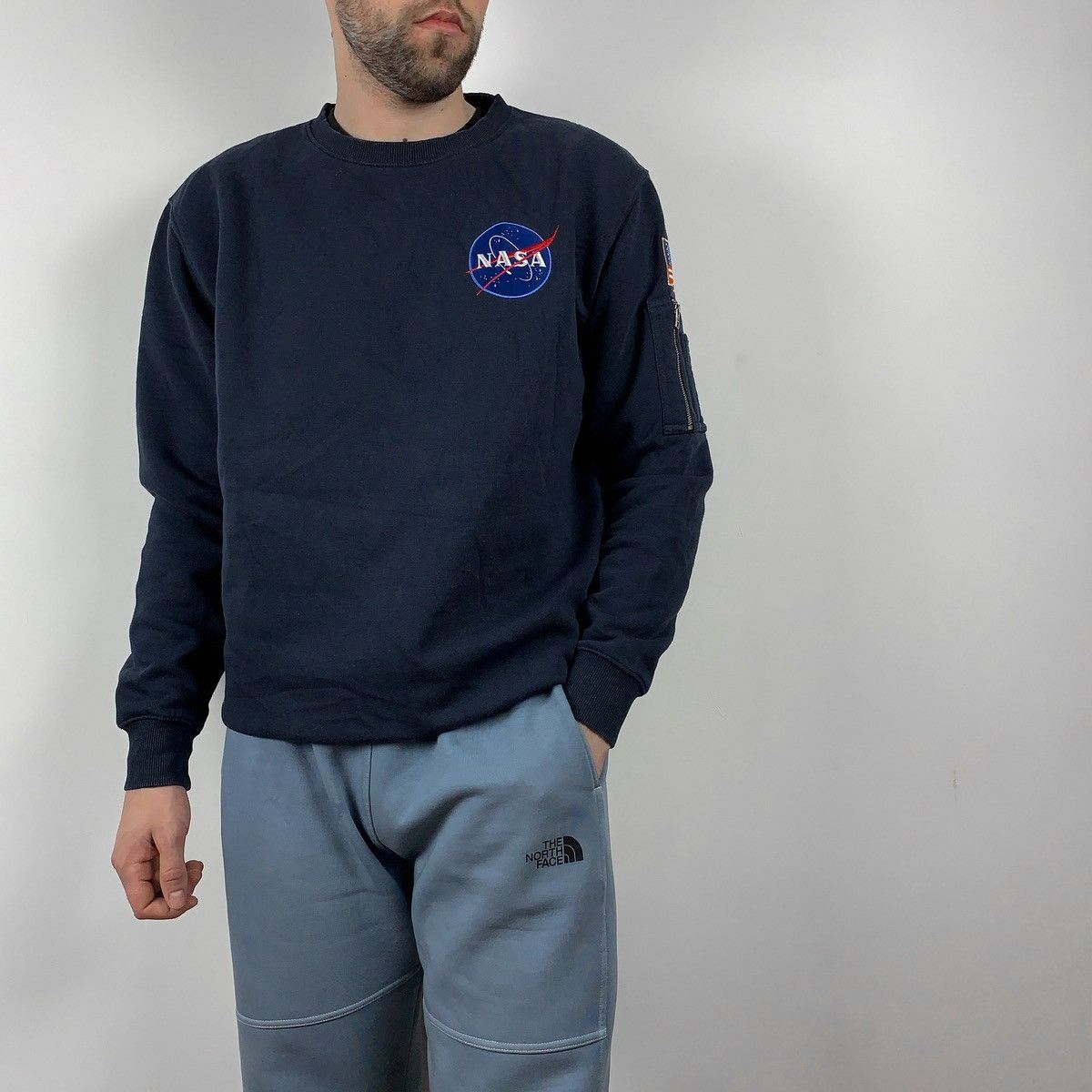 Alpha Industries Alpha Industries Logo NASA Sweatshirt USA Stripe Size US XL / EU 56 / 4 - 8 Thumbnail