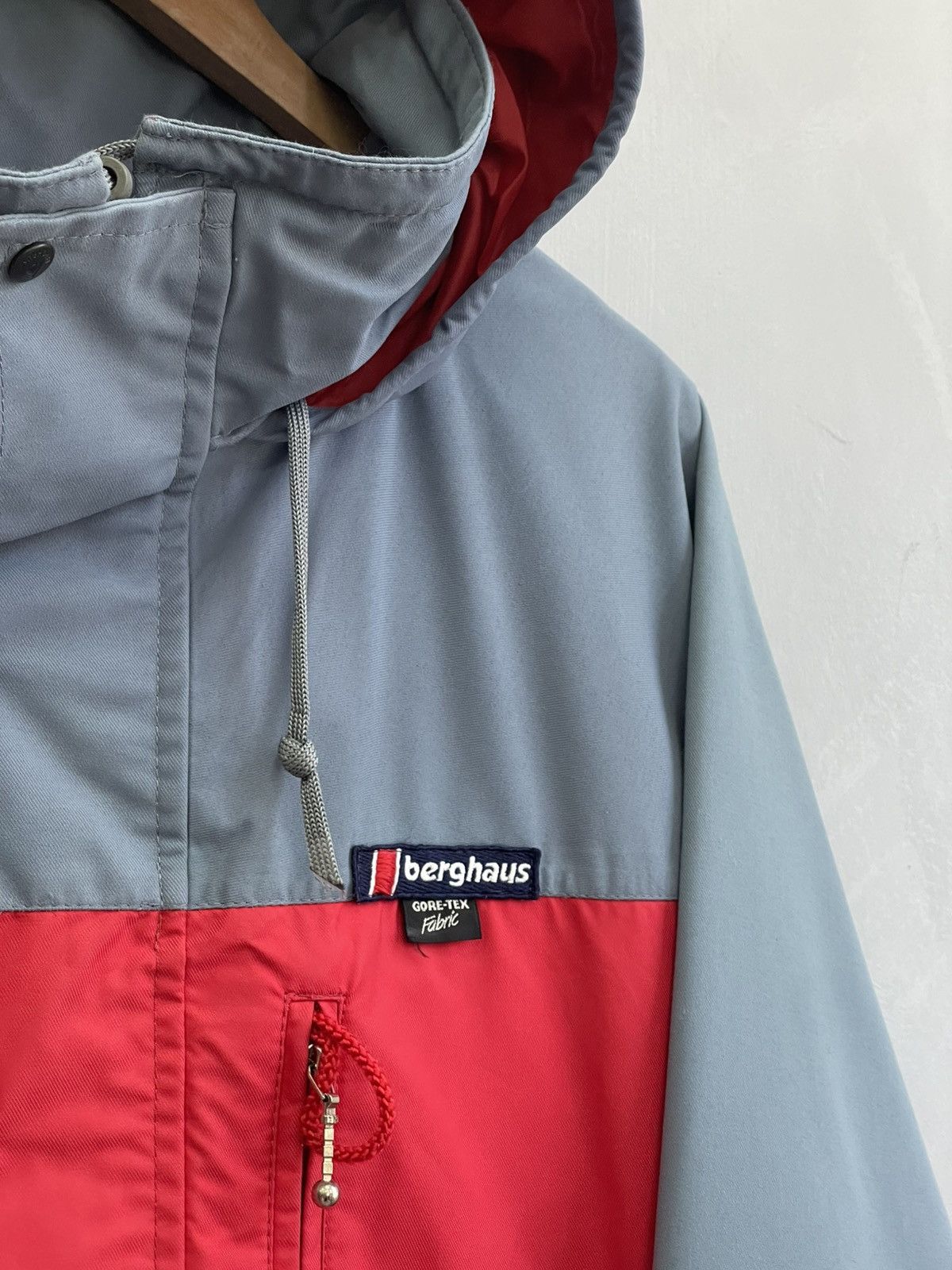 Berghaus Retro 90s Gore Tex Berghaus rain hood jacket rare hype Size US L / EU 52-54 / 3 - 3 Thumbnail