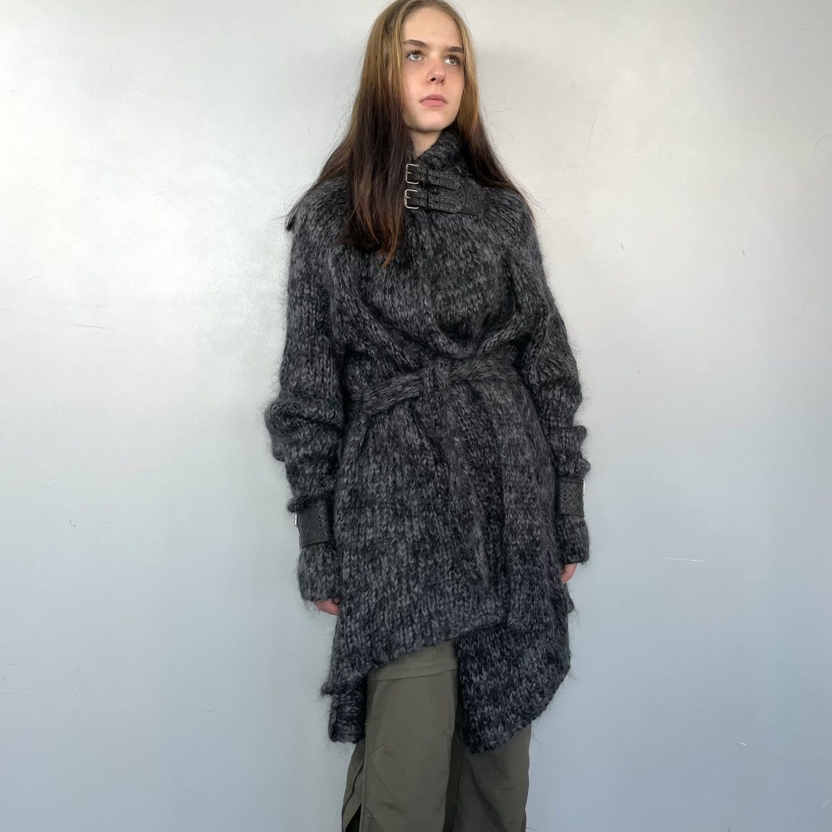 Alexander McQueen 🔥RARE🔥Alexander McQueen Asymmetric Wool Knitted Coat sz M Size M / US 6-8 / IT 42-44 - 2 Thumbnail