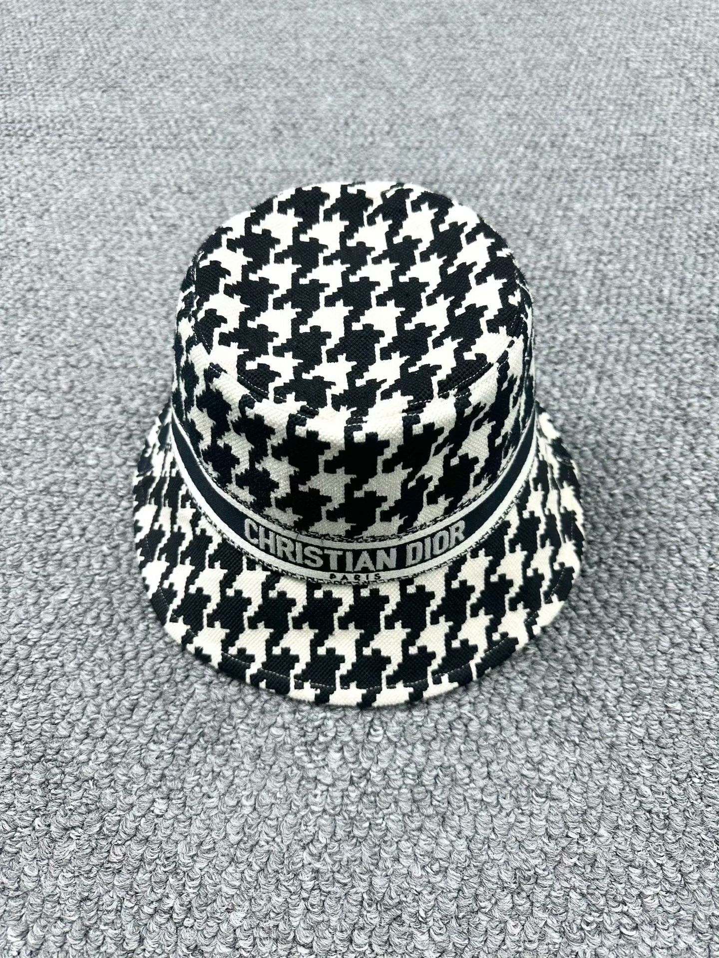 Dior Dior Black White Houndstooth Bucket Hat Size ONE SIZE - 1 Thumbnail