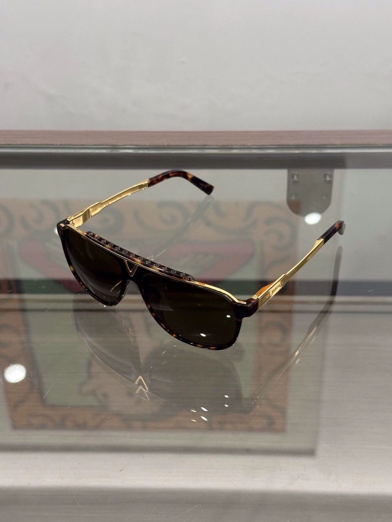 Louis Vuitton LV Black Monogram Gold Irregular Sunglasses Size ONE SIZE - 1 Thumbnail