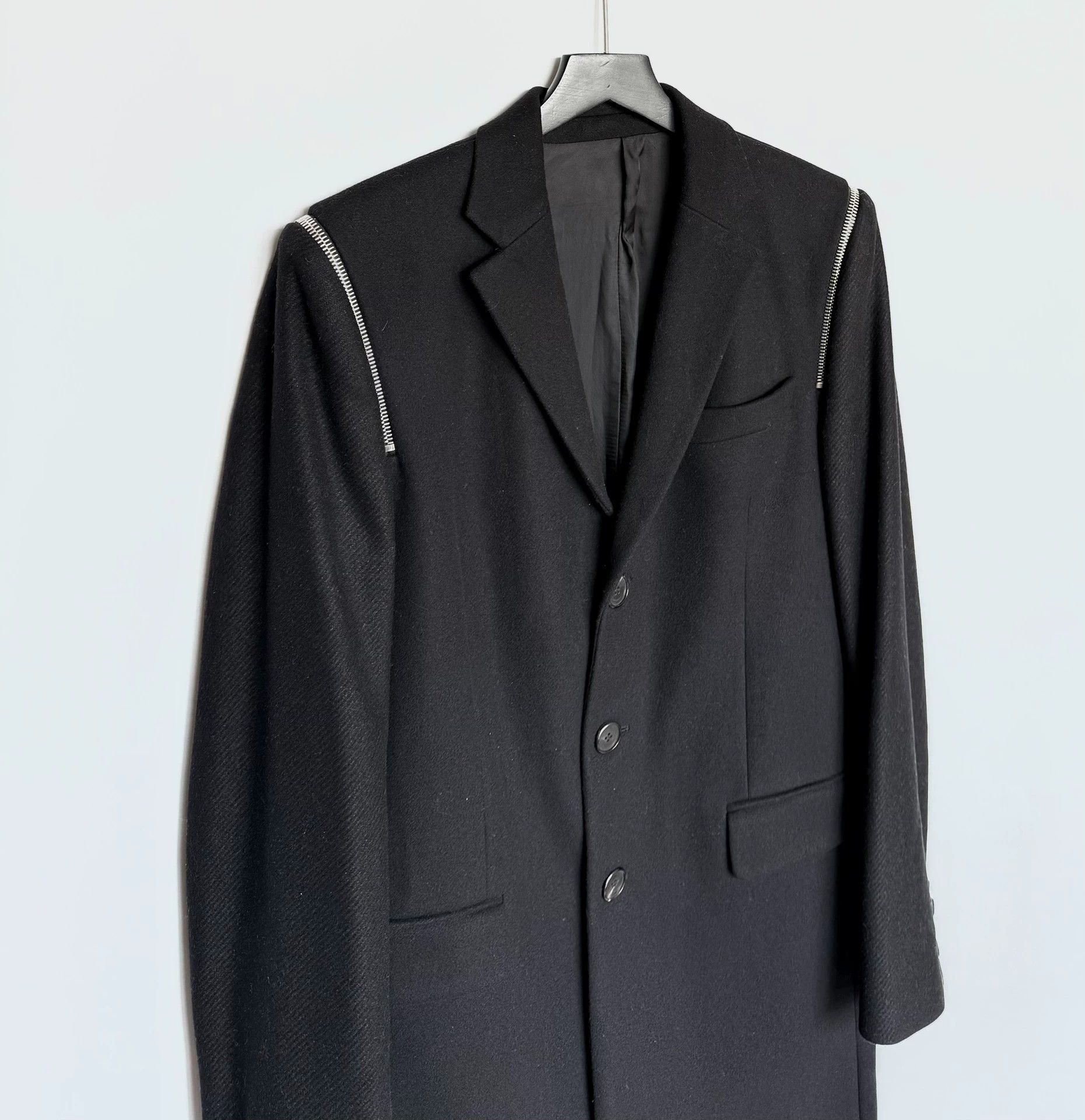 Givenchy Givenchy Black Wool Blend Zip Shoulder Overcoat 48 Size US M / EU 48-50 / 2 - 5 Thumbnail