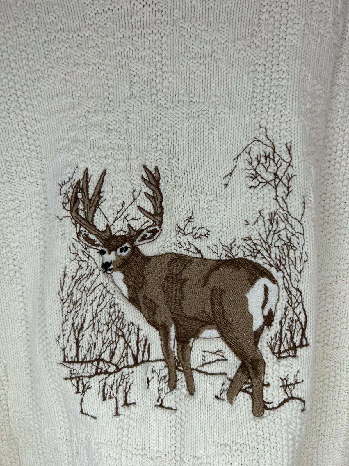 Vintage Vintage 90s Embroidered Deer Textured Knit Sweater Size US L / EU 52-54 / 3 - 4 Thumbnail