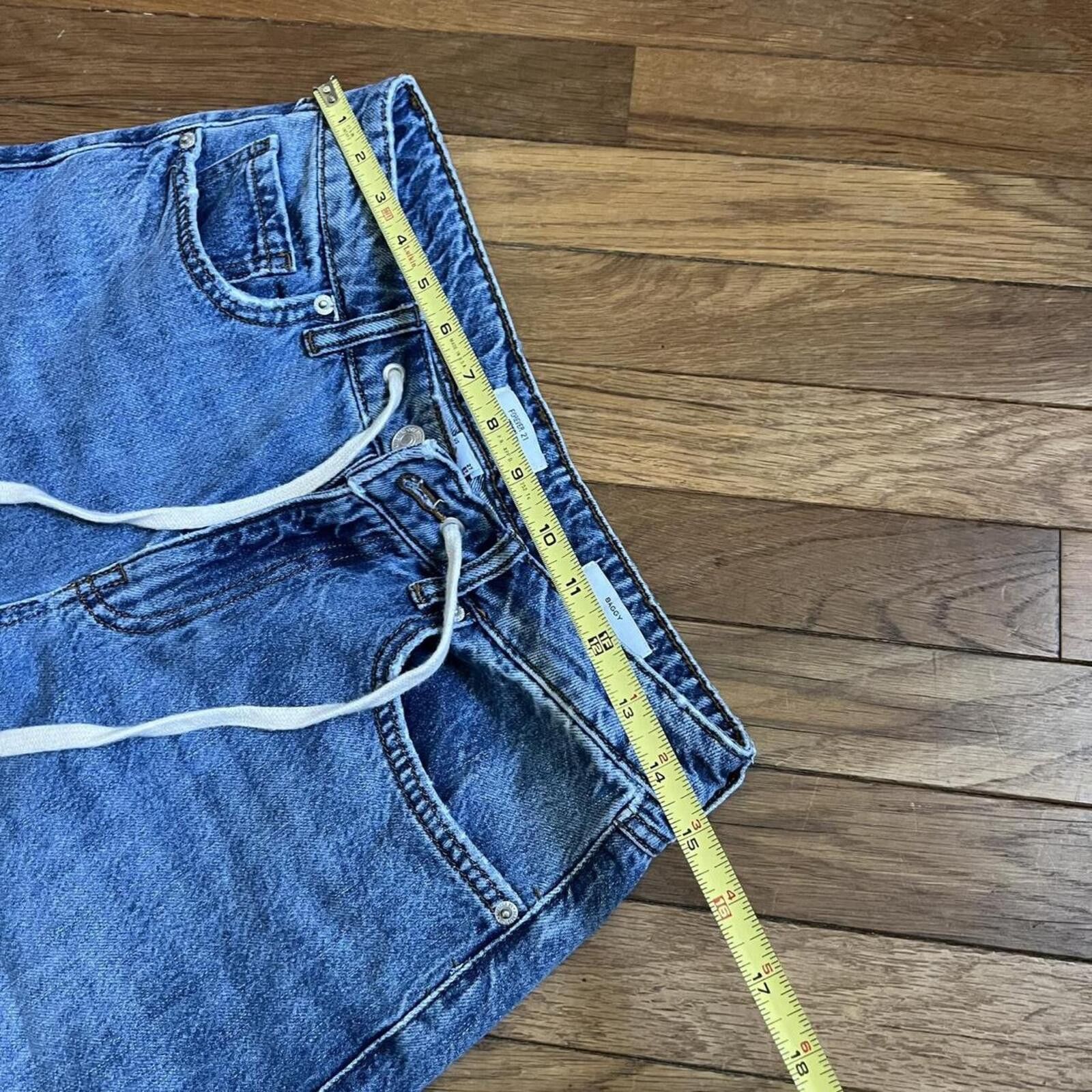 Forever 21 drawstring waist distressed dark wash jeans Size 27" / US 4 / IT 40 - 4 Thumbnail