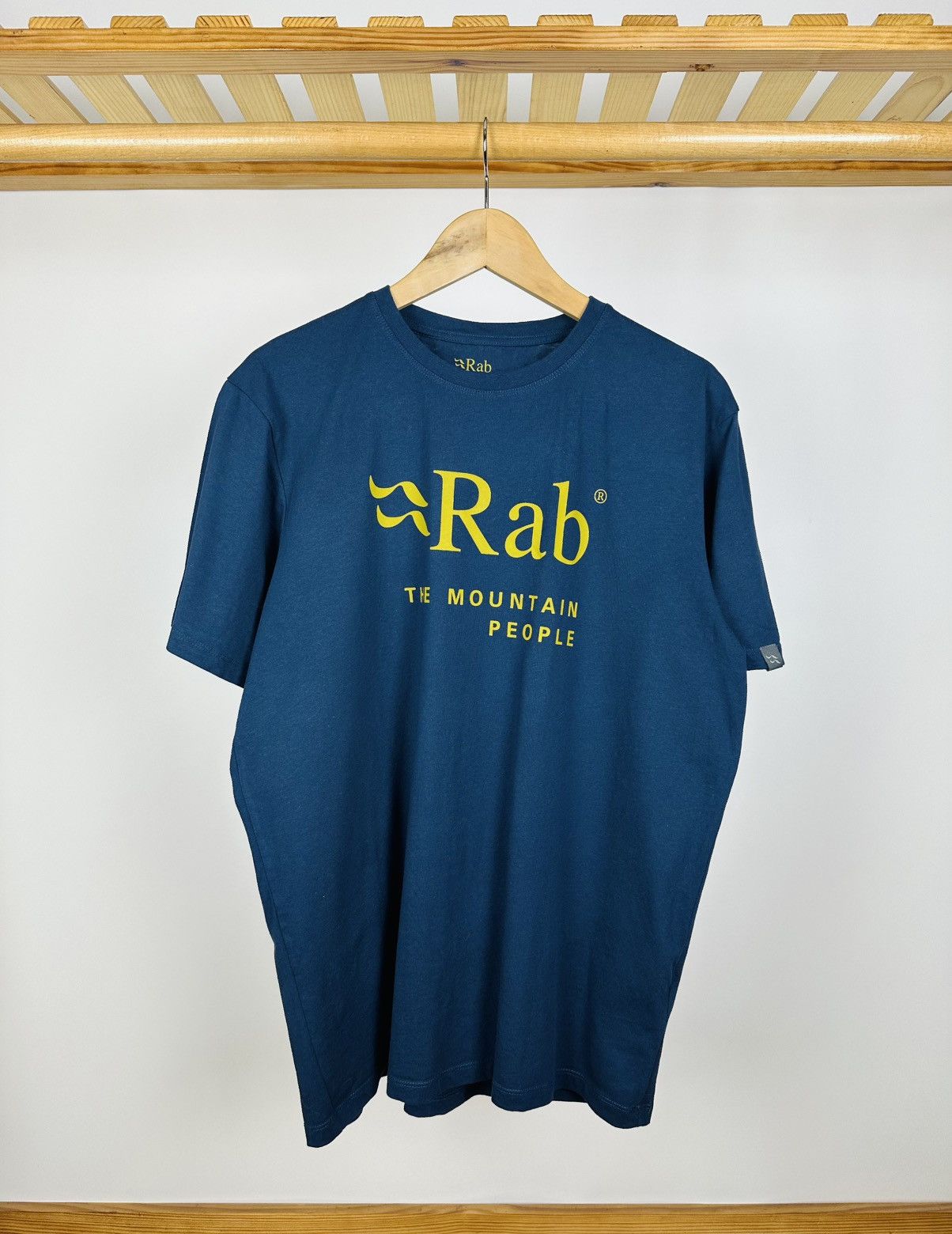 Rab Very rare RAB The Mountain People T-Shirt Gorpcore Size US L / EU 52-54 / 3 - 1 Thumbnail