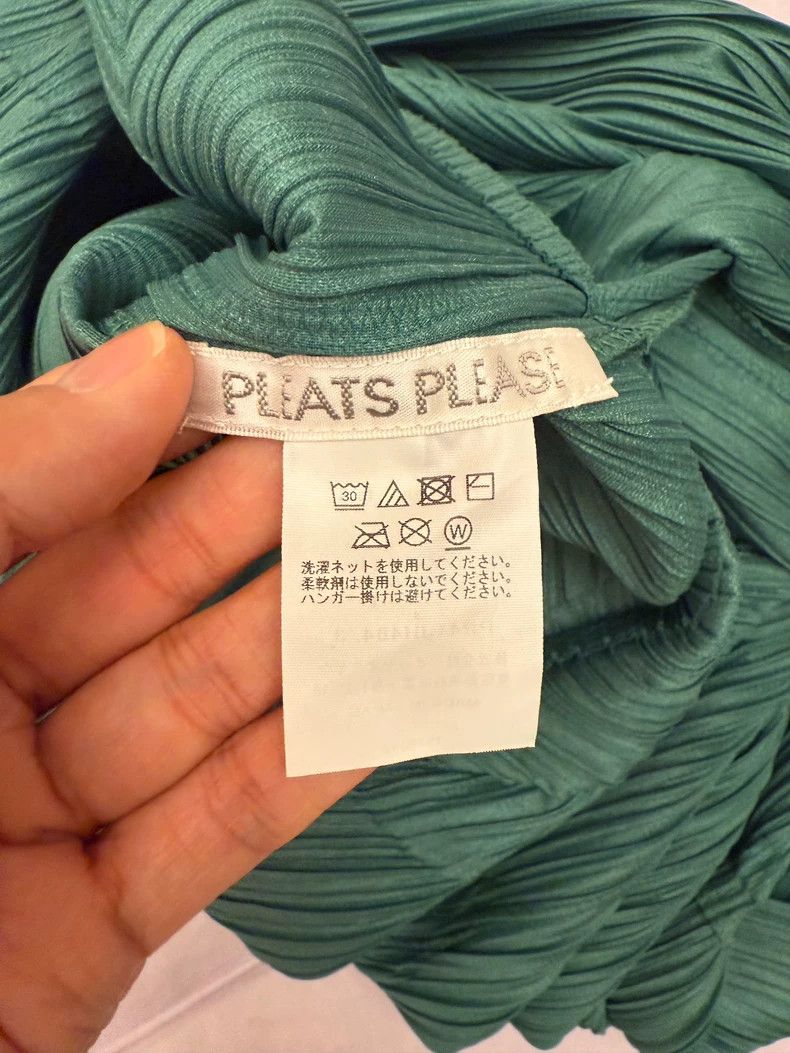 Issey Miyake Issey Miyake size:3 Dark green pleated dress Size S / US 4 / IT 40 - 3 Thumbnail
