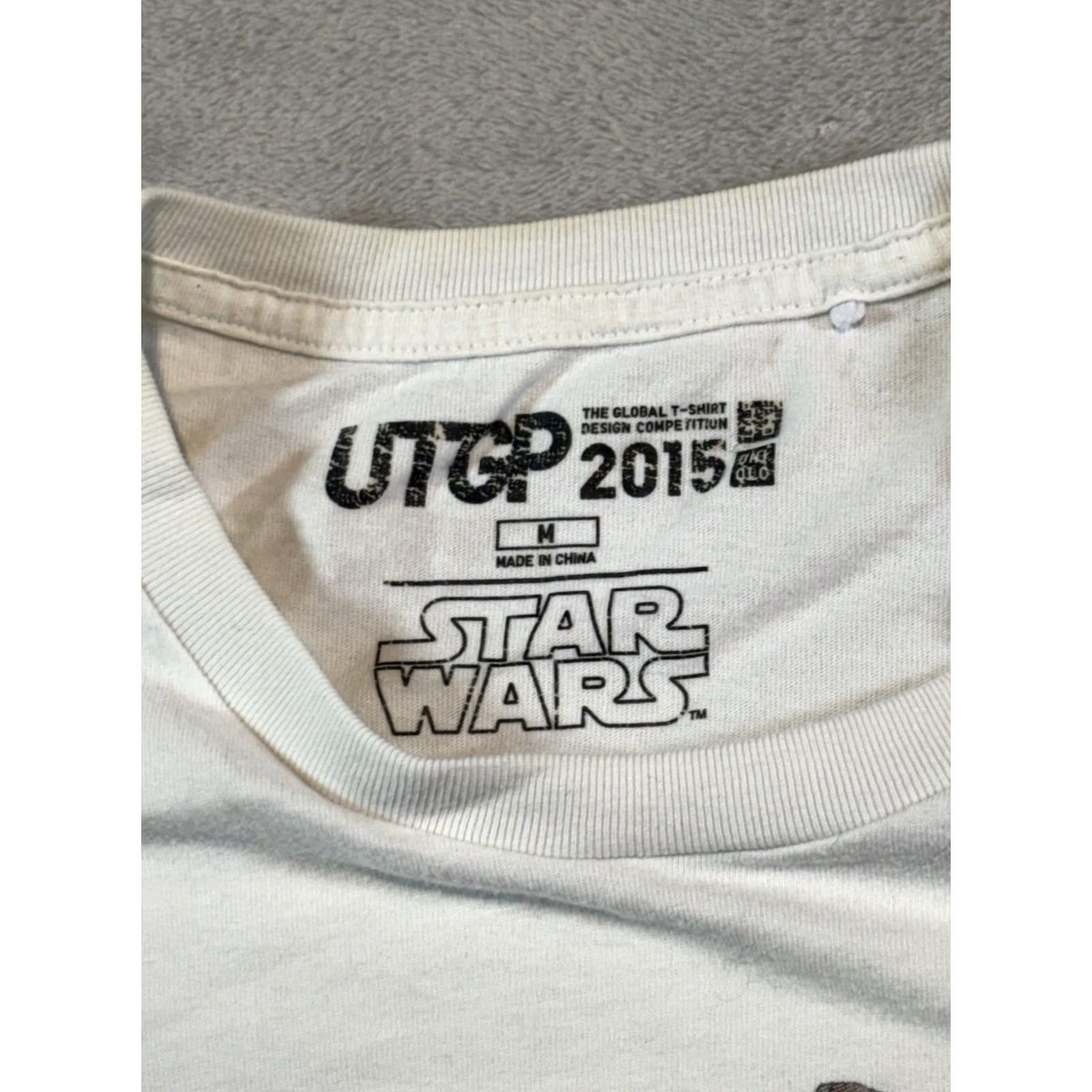 Uniqlo UNIQLO UTGP Star Wars R2-D2 Limited Edition 2015 T-Shirt | White | Size M | Men | Crew Neck | Short Sleeve Size US M / EU 48-50 / 2 - 5 Thumbnail