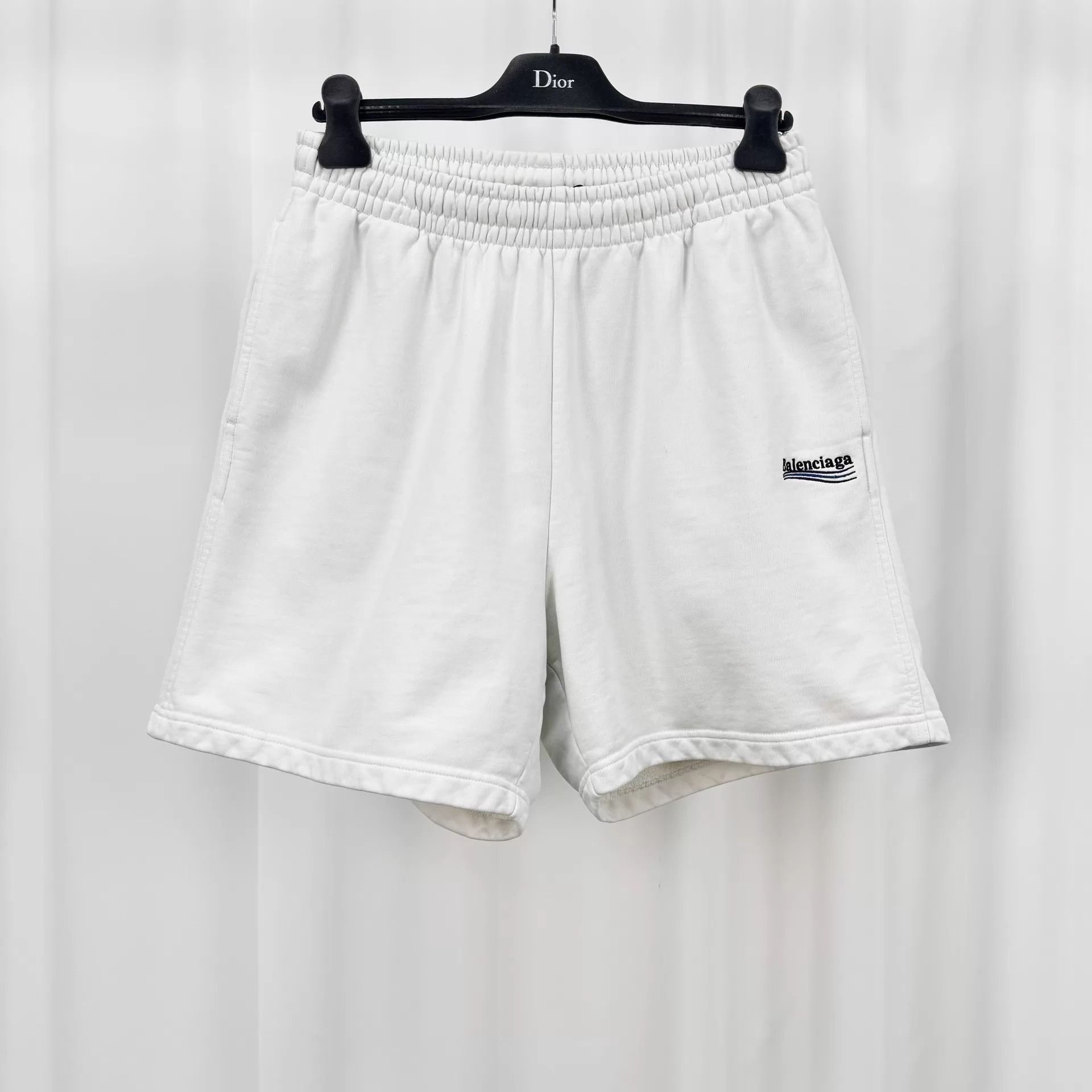 Balenciaga Balenciaga Embroidered Coke Shorts S 98New KL11266 Size US 29 - 1 Thumbnail