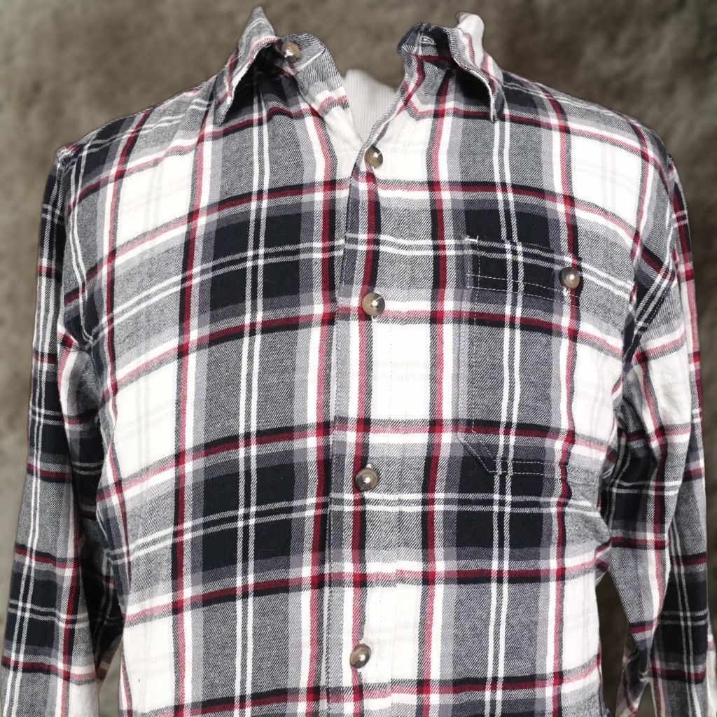 The Mountain Blue Mountain Shirt Mens Large Plaid Flannel Long Sleeve Button-Up Cotton Multicolor Jazz Black Red White Gray (90s) Womens? Size US L / EU 52-54 / 3 - 1 Thumbnail