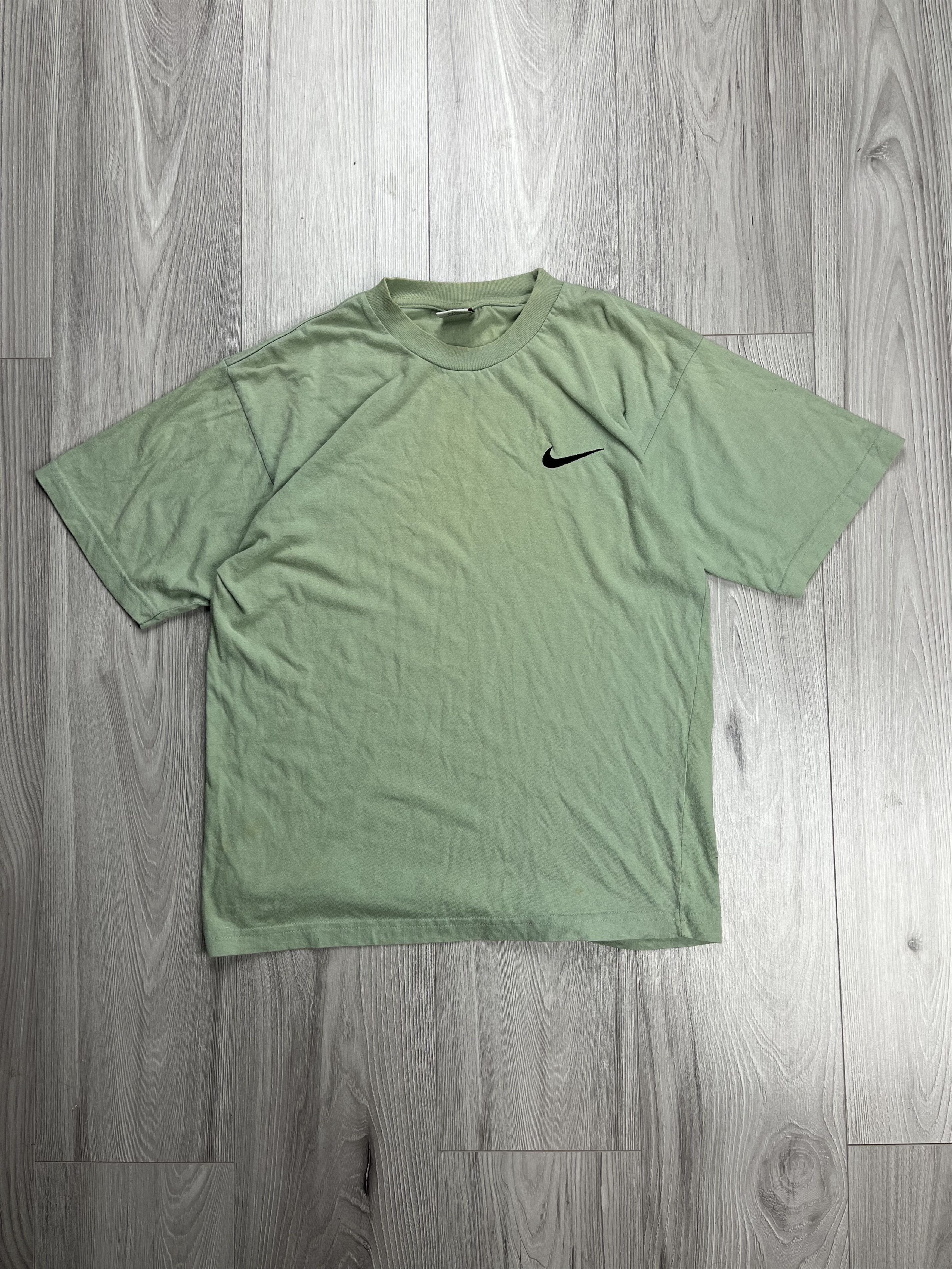 Nike Vintage Nike T-Shirt Green Size Small Size US S / EU 44-46 / 1 - 1 Thumbnail