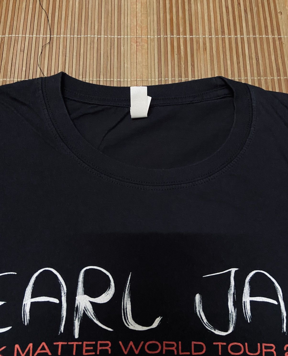 Band Tees PEARL JAM DARK MATTERS WORLD TOUR 24 Size US L / EU 52-54 / 3 - 8 Thumbnail