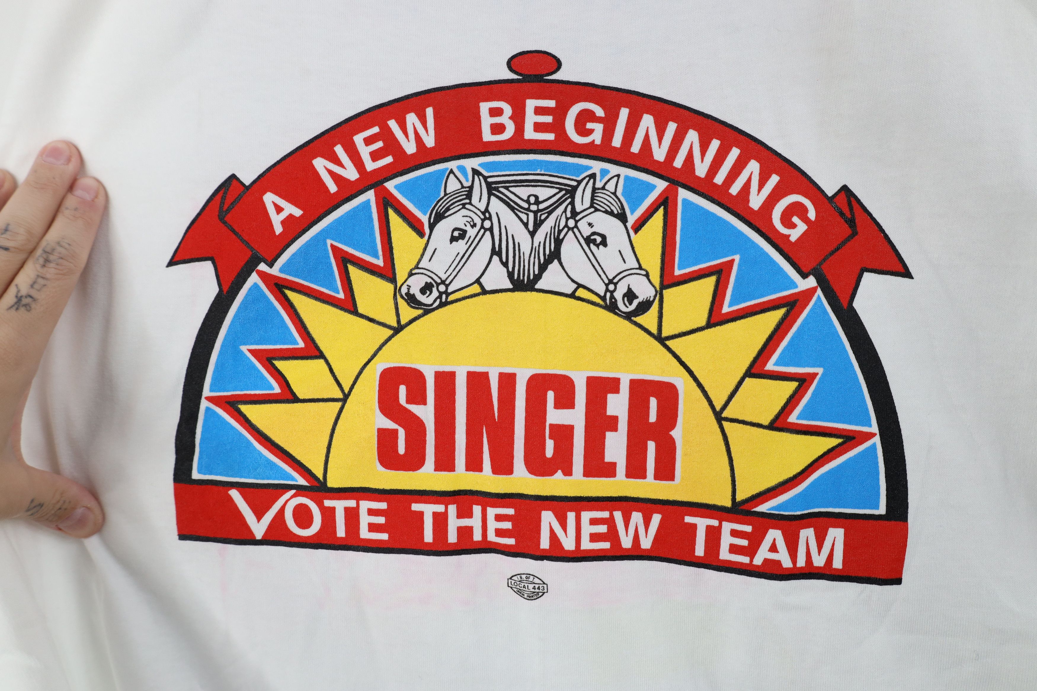 Vintage Vintage 80s 90s Streetwear Union Singer T-Shirt White USA Size US XL / EU 56 / 4 - 4 Thumbnail