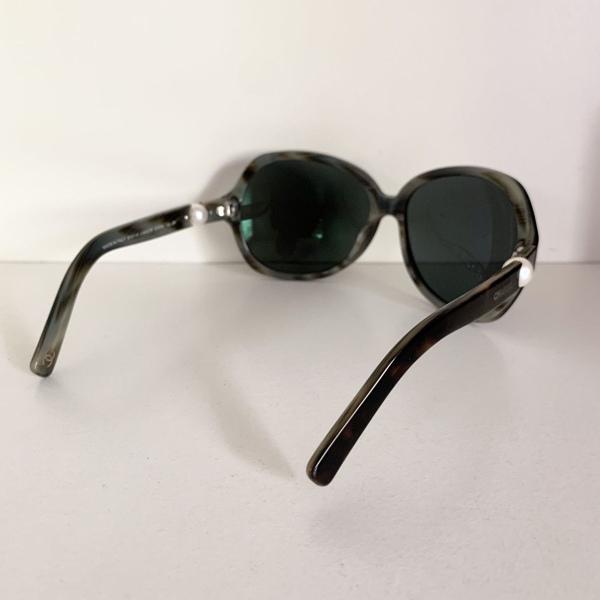 Chanel Chanel Pearl tortoise shell round sunglasses Size ONE SIZE - 15 Thumbnail