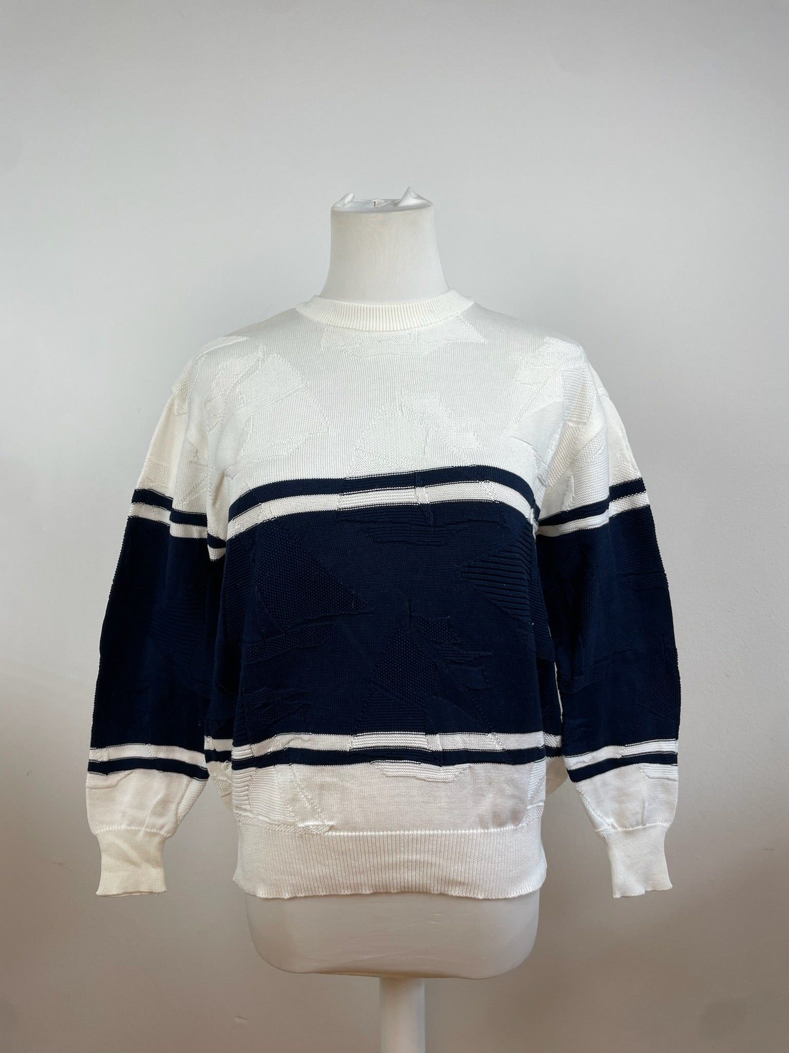 Dior Vintage Crewneck Sweater White Navy L Size L / US 10 / IT 46 - 1 Thumbnail