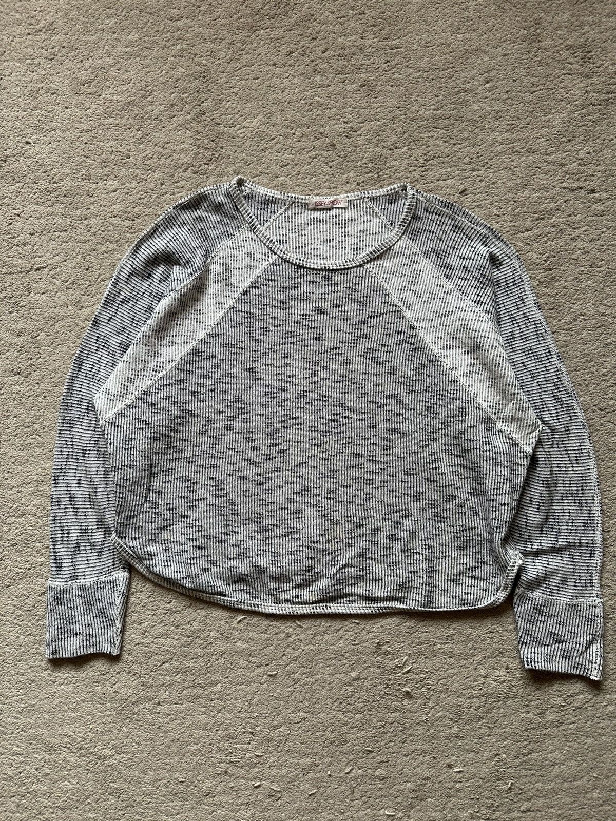 Issey Miyake 1990s ISSEY MIYAKE Sport Cropped Boxy Knitted Sweater Size US M / EU 48-50 / 2 - 1 Thumbnail