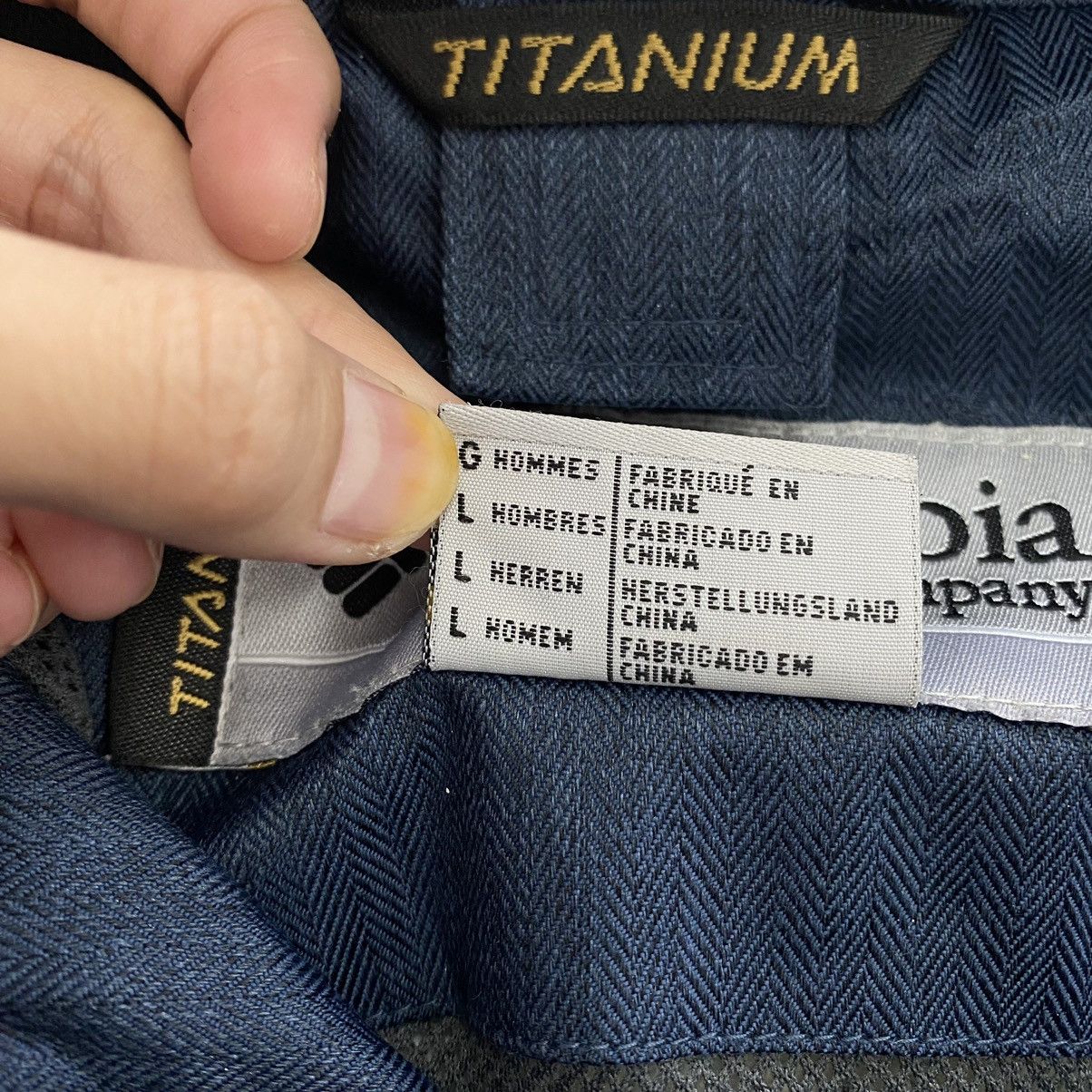 Columbia × Vintage Vintage COLUMBIA SPORTWEAR USA Titanium Outdoor Hiking Navy Size US L / EU 52-54 / 3 - 7 Thumbnail