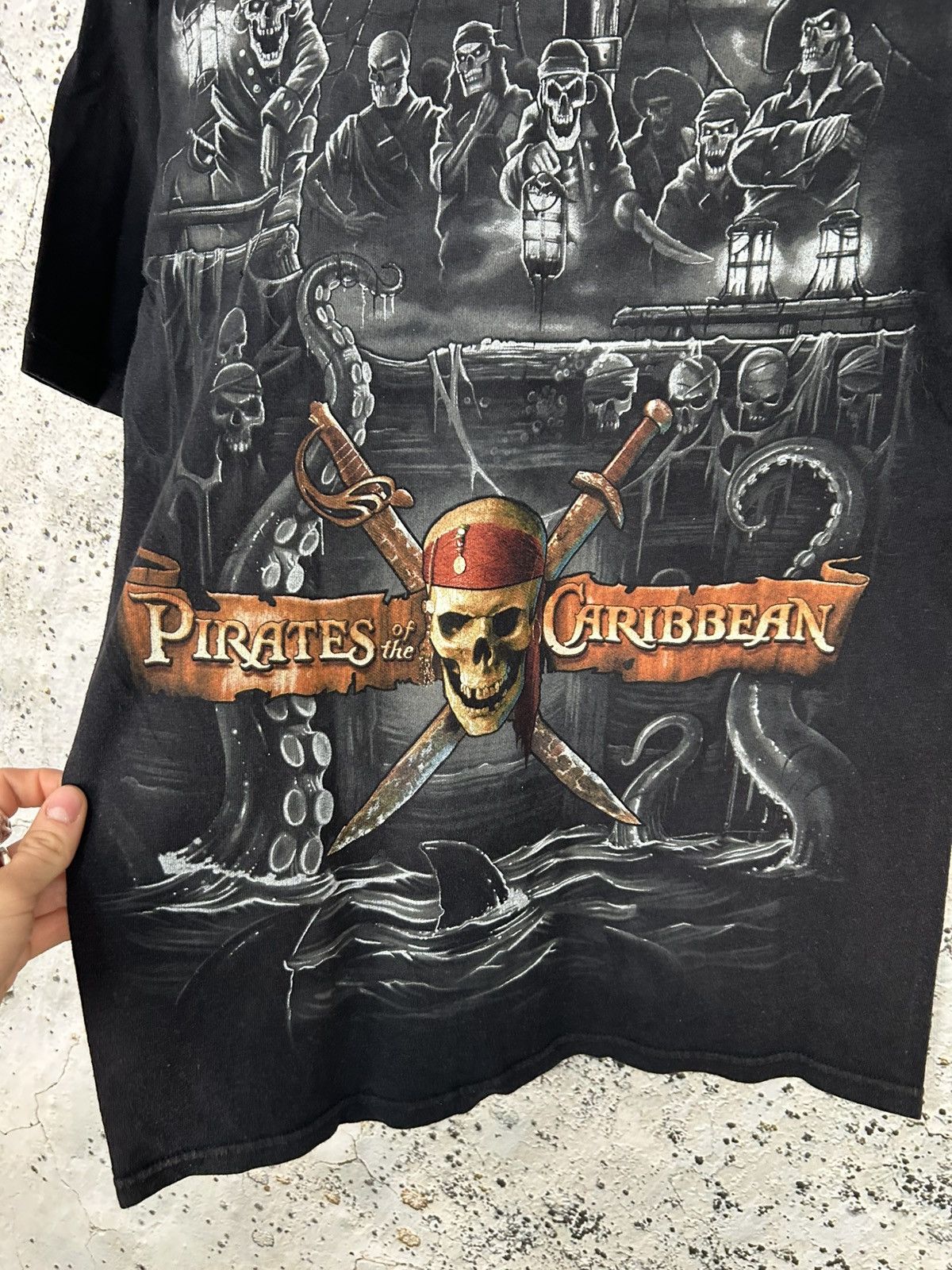 Disney Vintage Disney Pirates Of The Caribbean Movie Graphic Tee Size US S / EU 44-46 / 1 - 3 Thumbnail